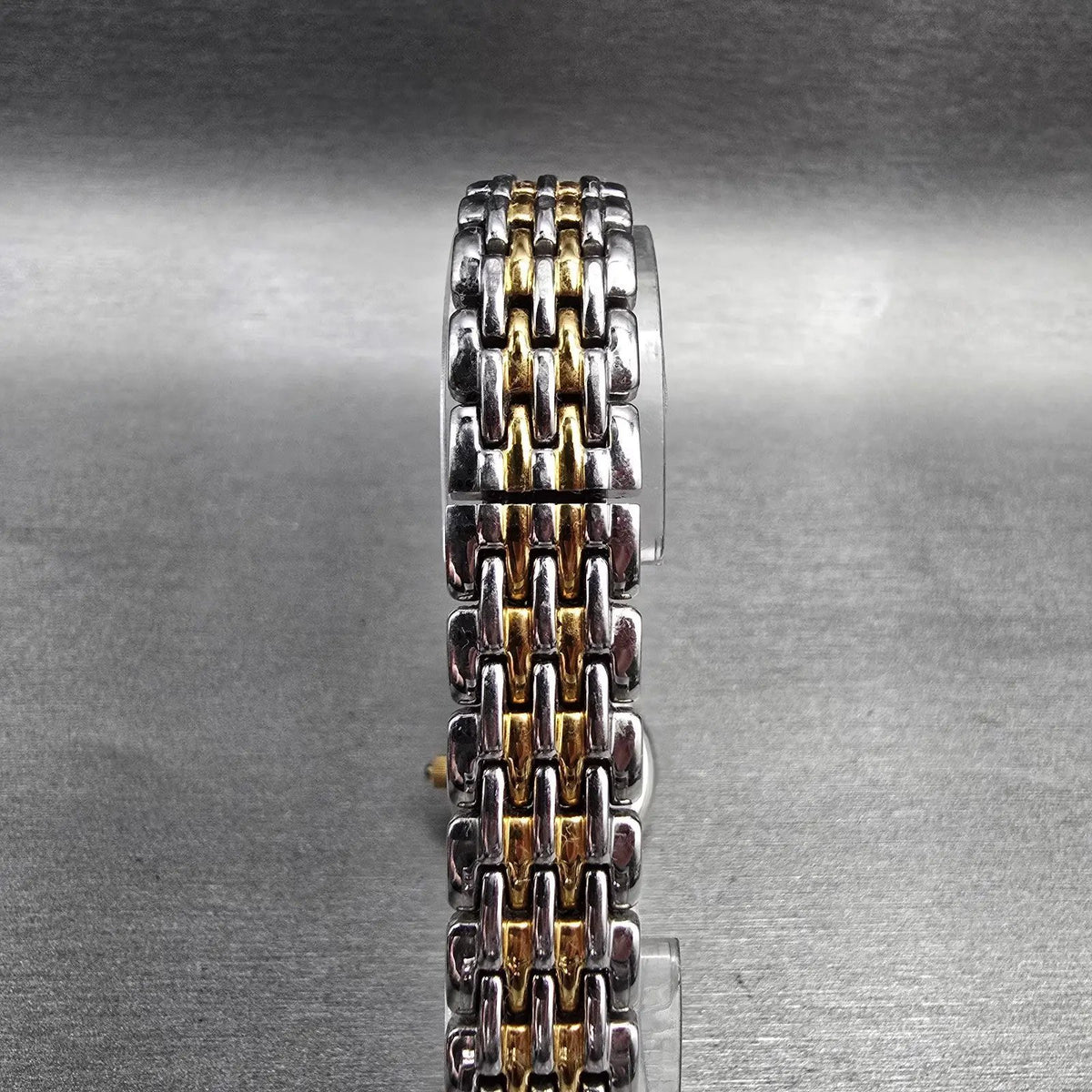 Bulova Watch Women 23mm MOP Dial Two Tone Round 98L150 New Battery7