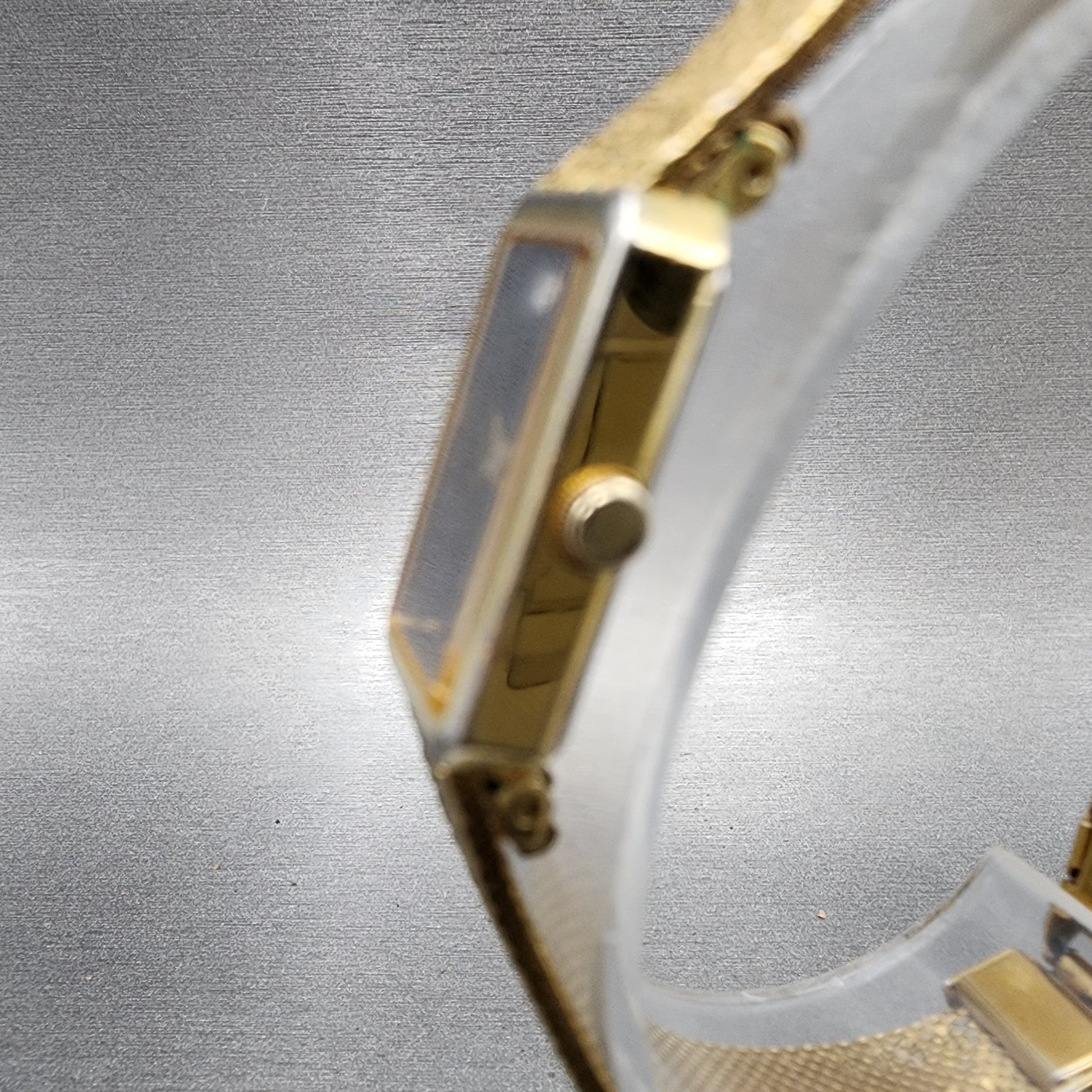Seiko Tank Watch Women 13mm Black Dial Gold Tone Rectangle 2e206239 New Battery2
