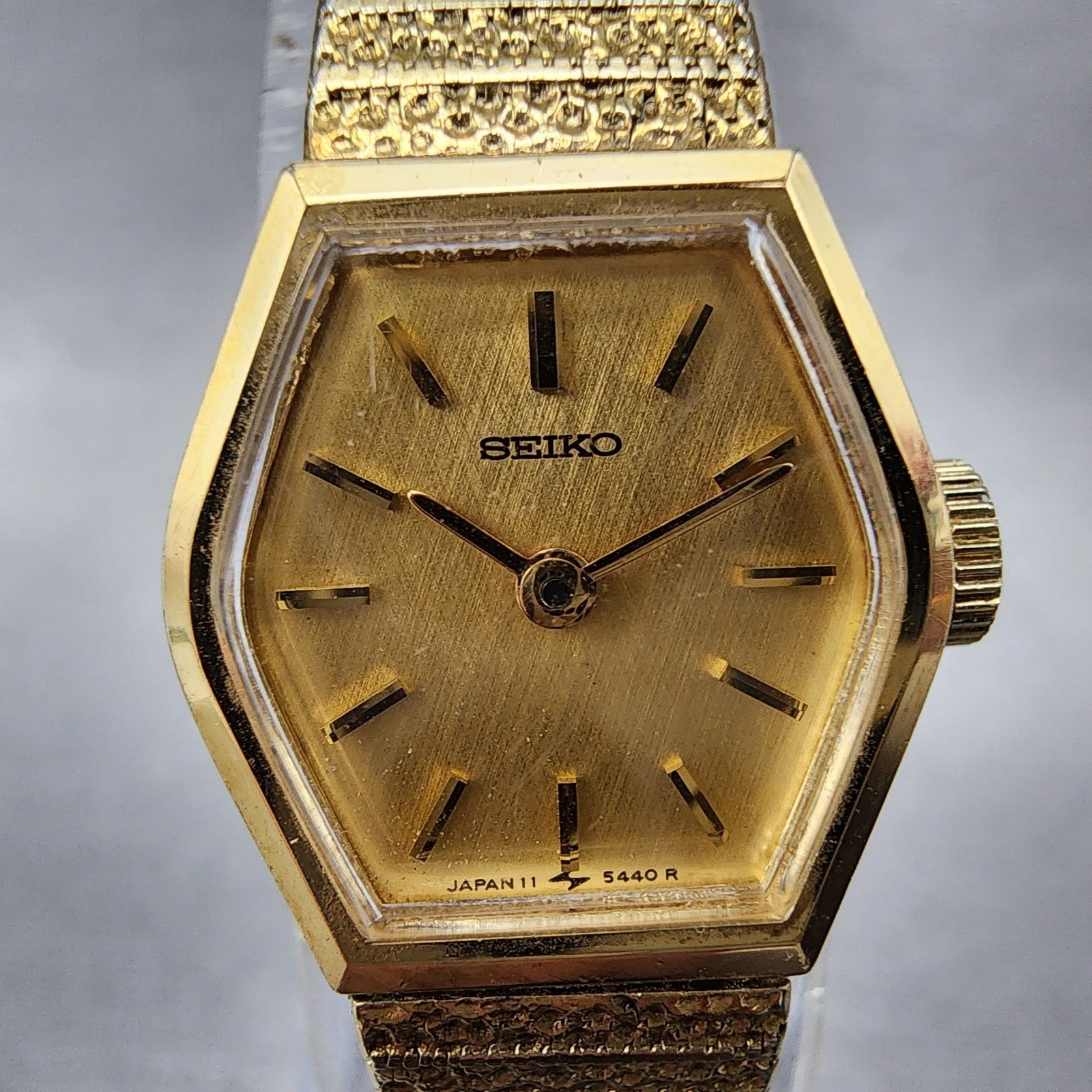 Seiko Watch Women 16mm Chapagne Dial Gold Tone Manual Hexagon 115199 Runs1