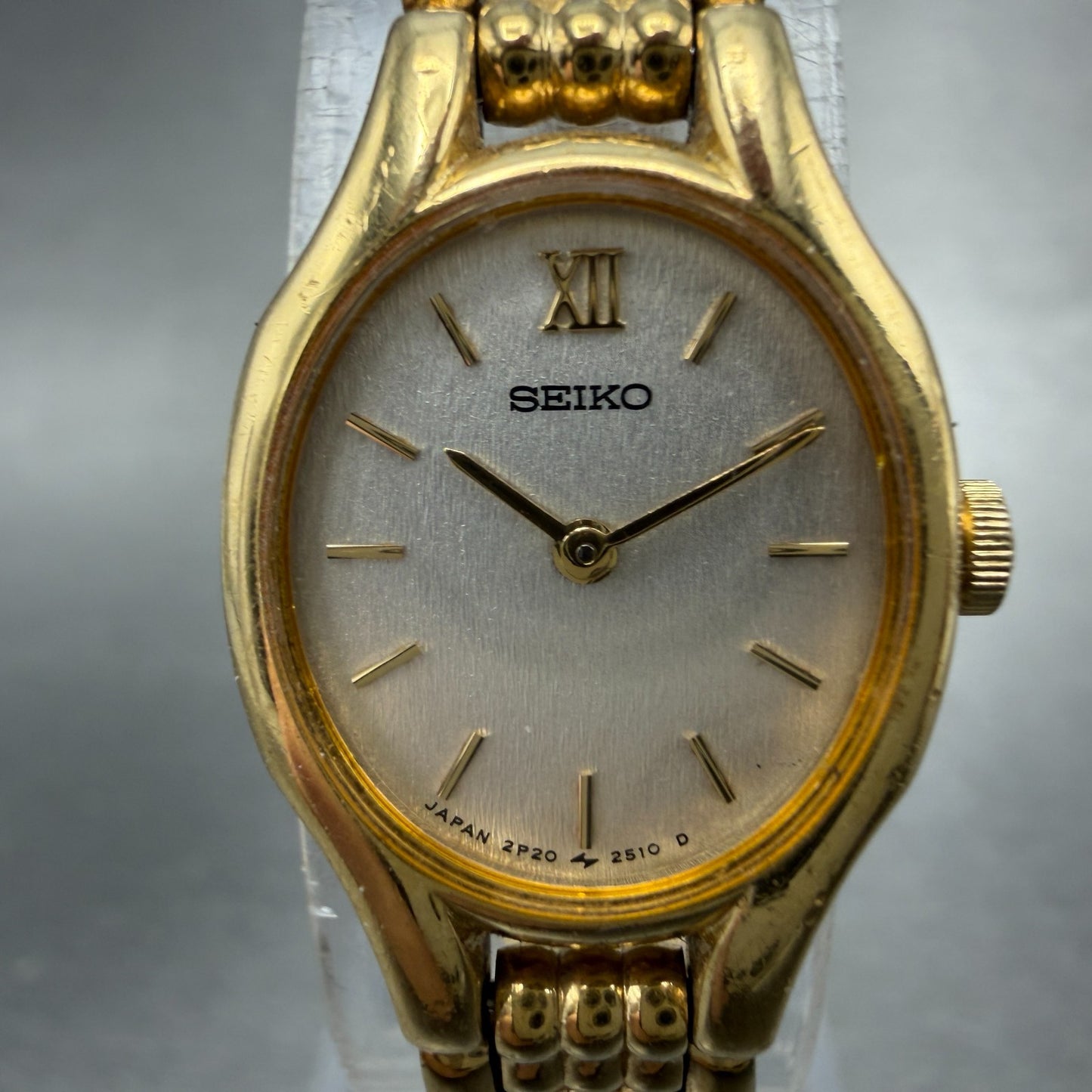 Seiko Watch Women 17mm Silver Dial Gold Ton Oval 2P20-6230 New Battery Vinatge1