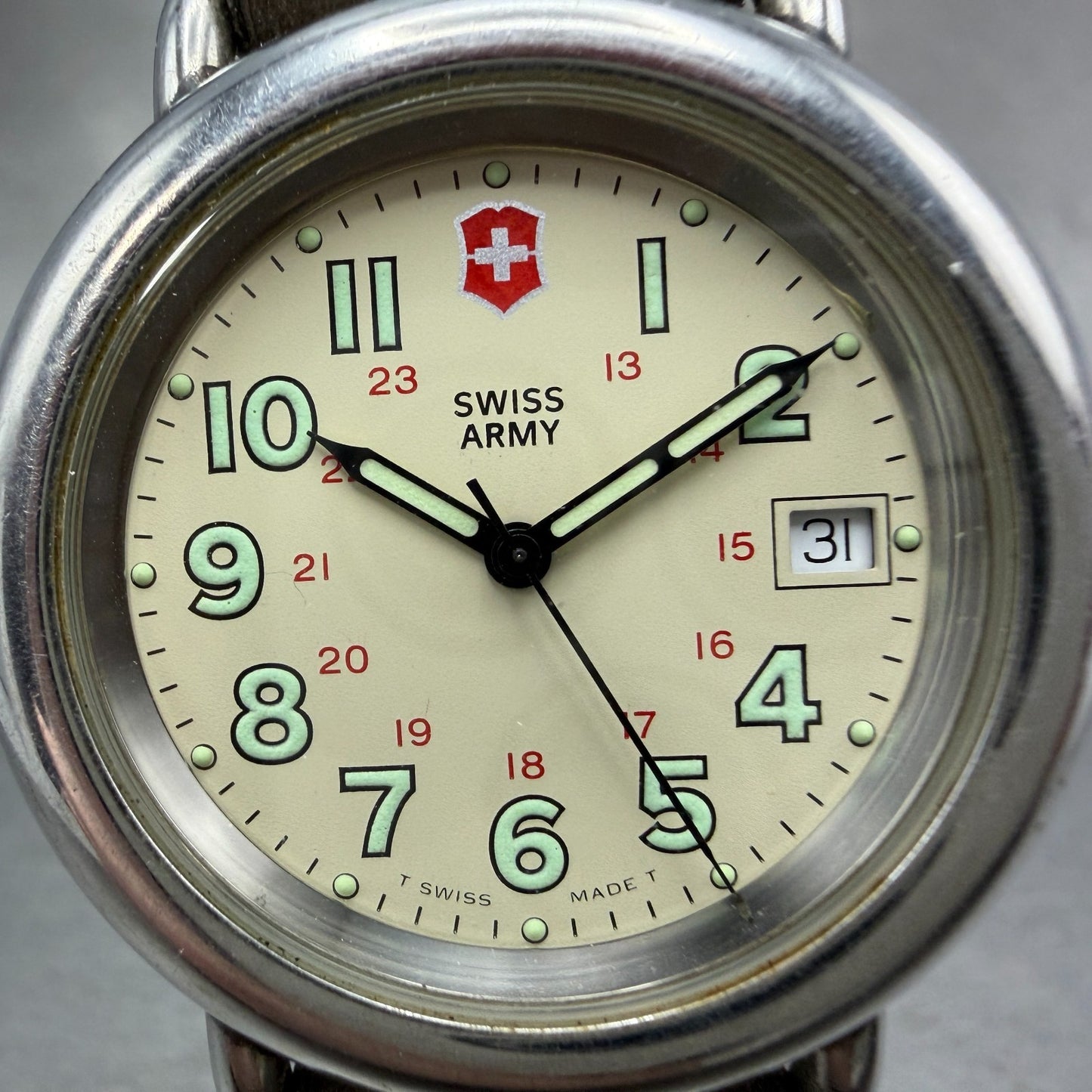 Victorinox Swiss Army Calvary Watch Men 37mm Cream Dial Silver Tone Date PARTSTH2