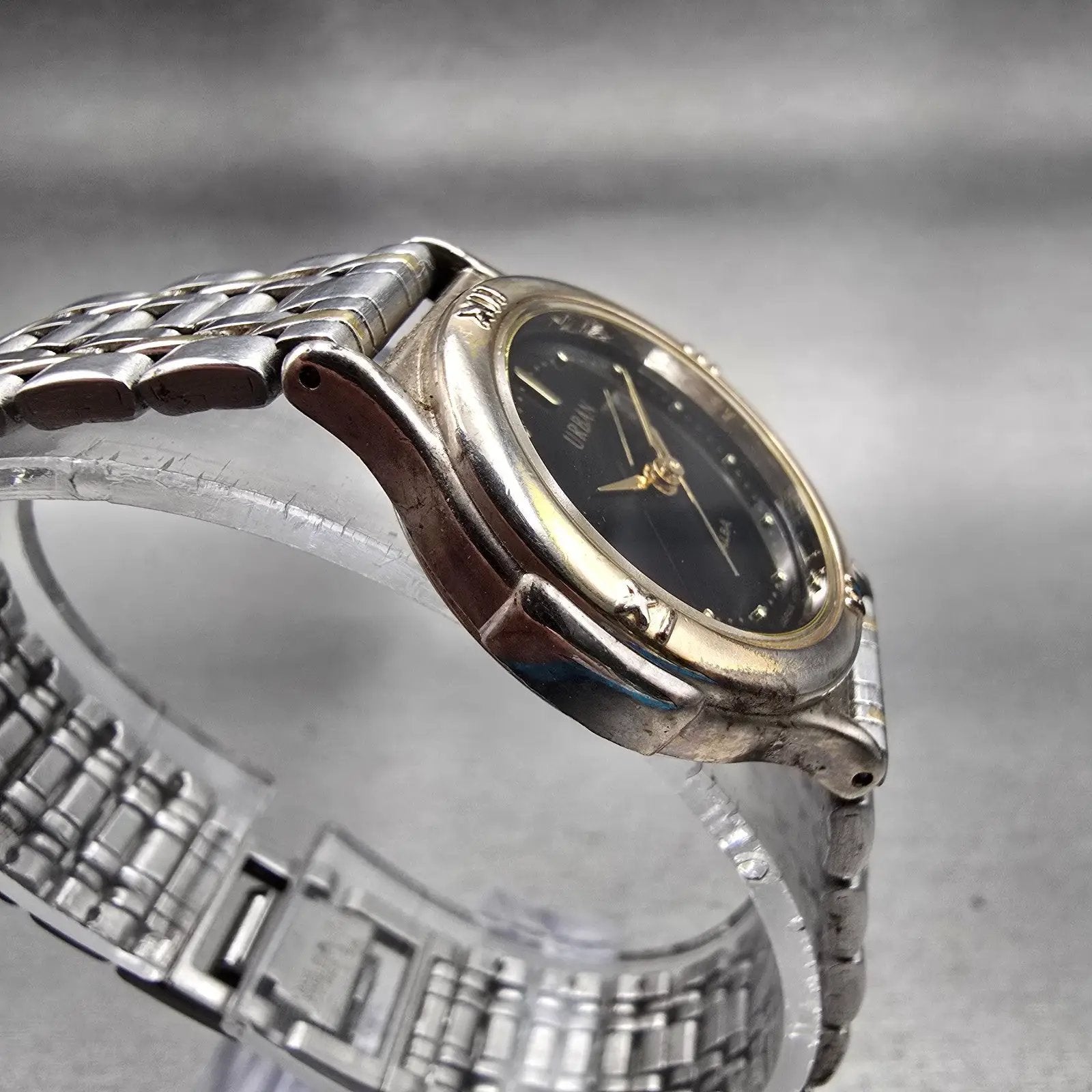 Seiko Alba Urban Watch Women 25mm Black Dial Two Tone Round V701-6C30 NewBattery3