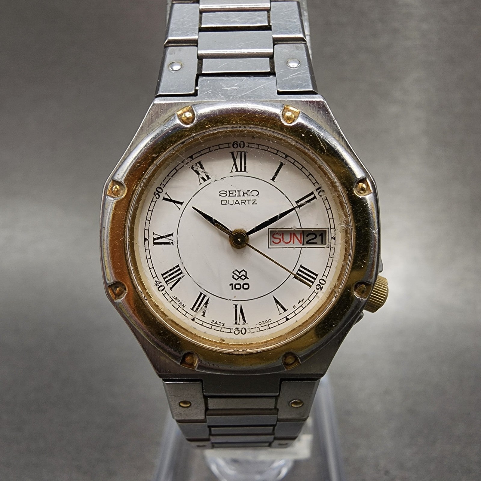 Seiko SQ 100 Watch Women 25mm White Dial Two Tone Daydate 2a230110 New Battery0