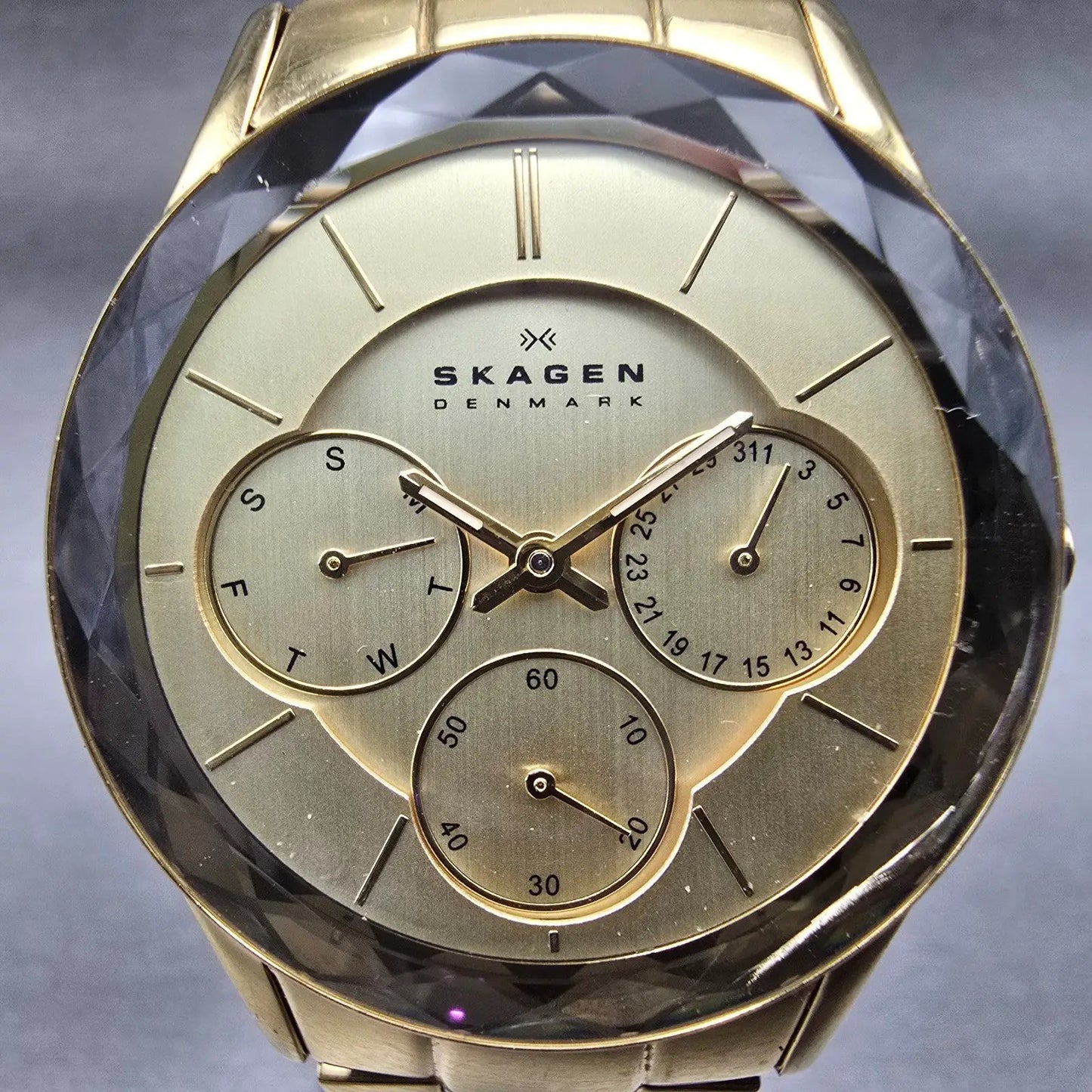 Skagen Watch Women 34mm Champagne Dial Gold Tone Daydate Round 344LGXG New Batt1