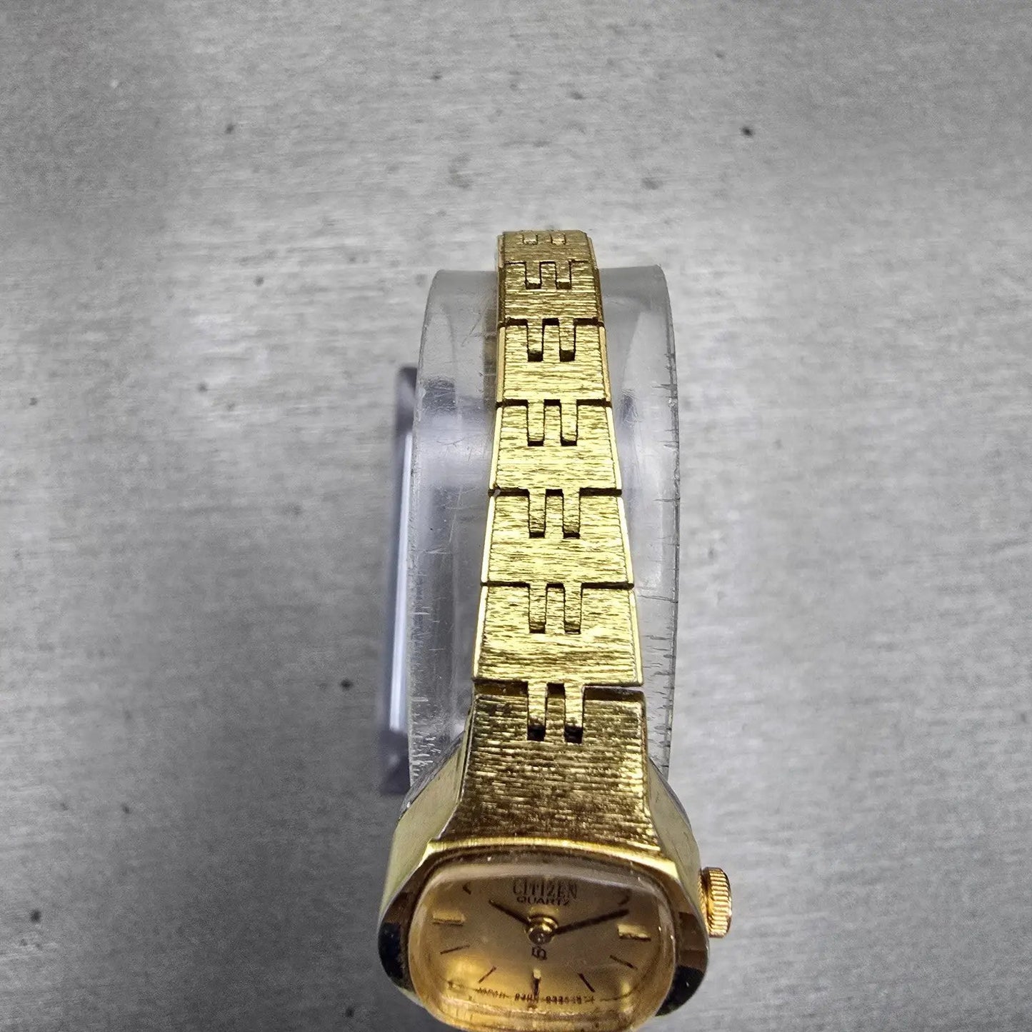 Citizen CQ Watch Women 17mm Champagne Dial Gold Tone Oval 4-153707 New Battery4