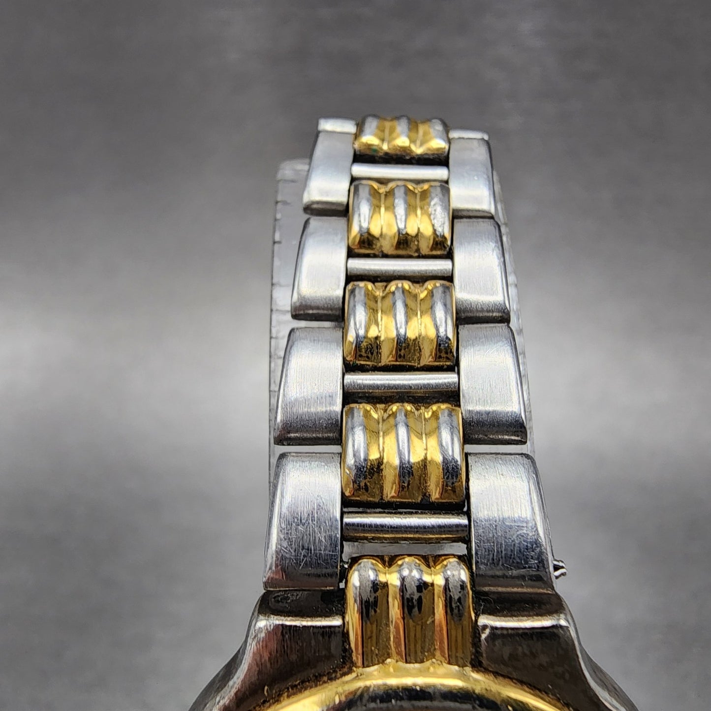 Bulova Watch Women 27mm White Dial Two Tone Date Round 98M14 New Battery