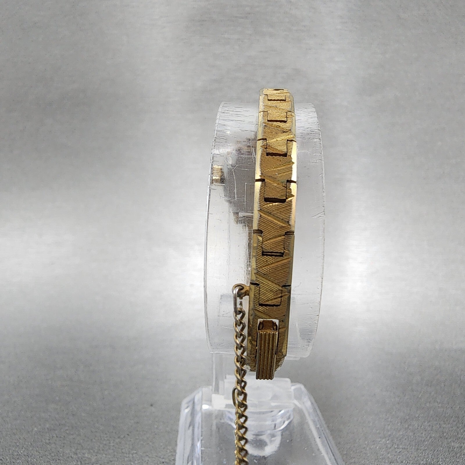 Citizen Ivory Date Watch Women 18mm Silver Dial Gold Tone Date Manual Runs7
