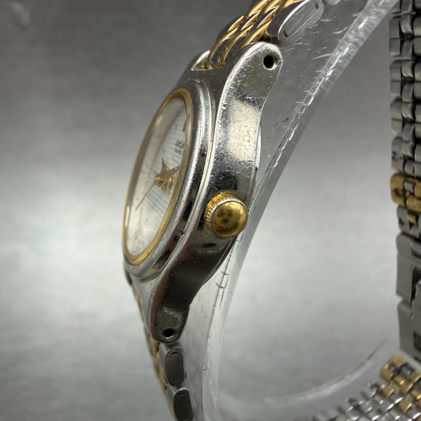 Seiko Watch Women 18mm White Dial Two Tone Oval V401-5228 New Battery Vintage AP2