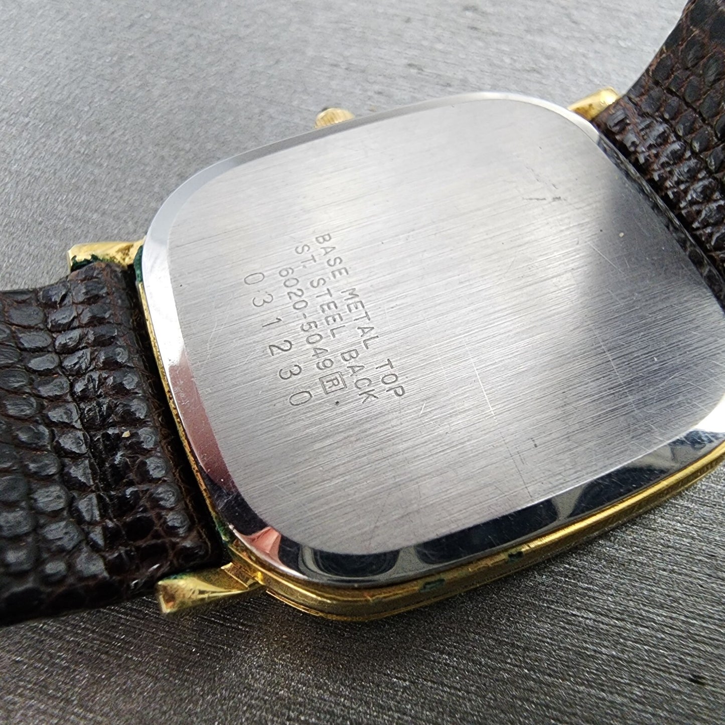 Seiko Tank Watch Men 28mm Gold Dial Gold Tone Rectangle 60205049 New Battery9