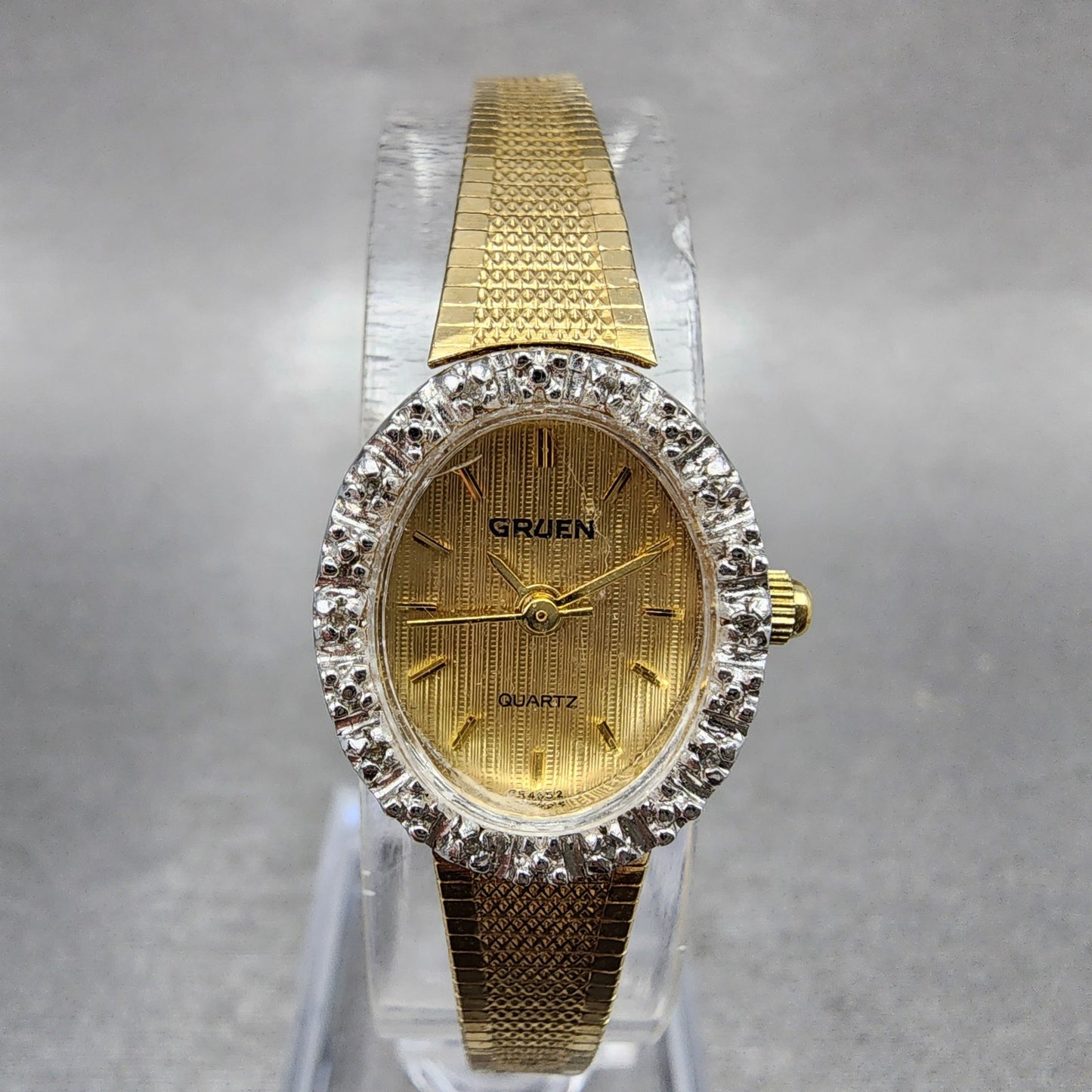 Gruen Watch Women 16mm Gold Dial Gold Tone Oval Diamond Bezel New Battery0