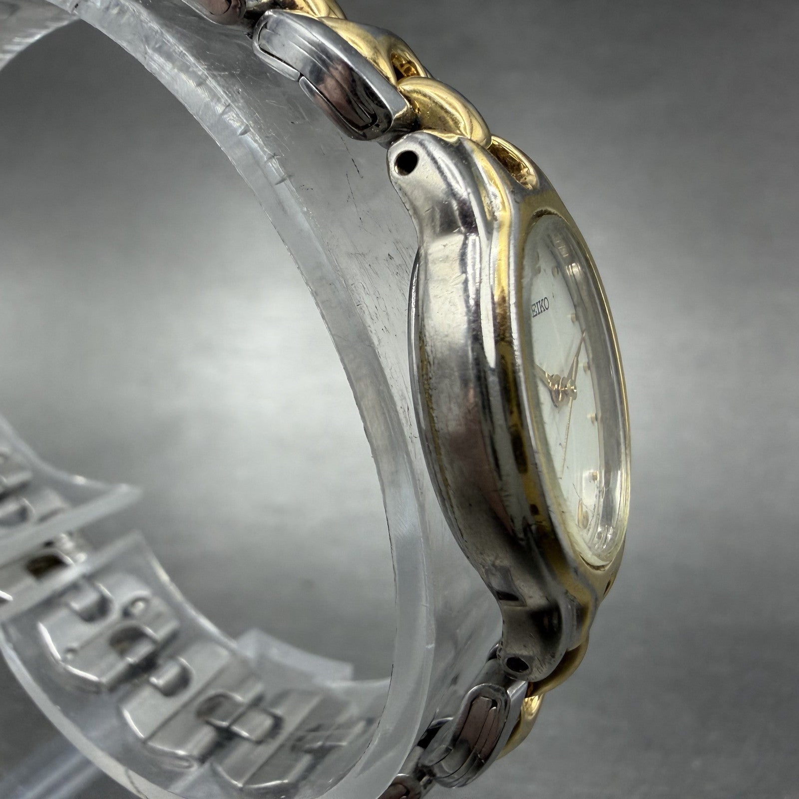 Seiko Watch Women 19mm White Dial Two Tone Oval Vintage 1N01-5B09 New Battery3