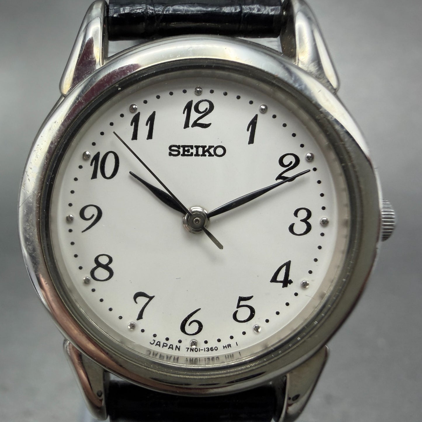 Seiko Watch Women 25mm White Dial Silver Tone Round 7n01-6880 New Battery1