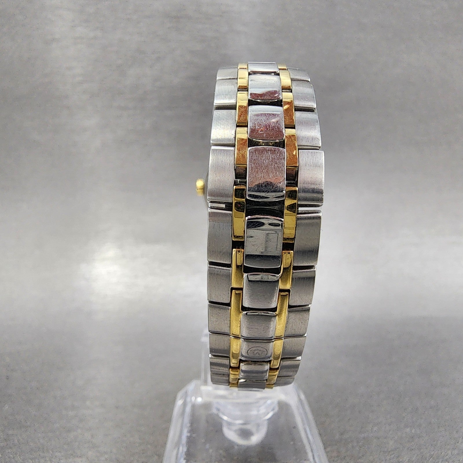 Movado Museum Watch Women 26mm Black Dial Two Tone Round 0606959 New Battery7
