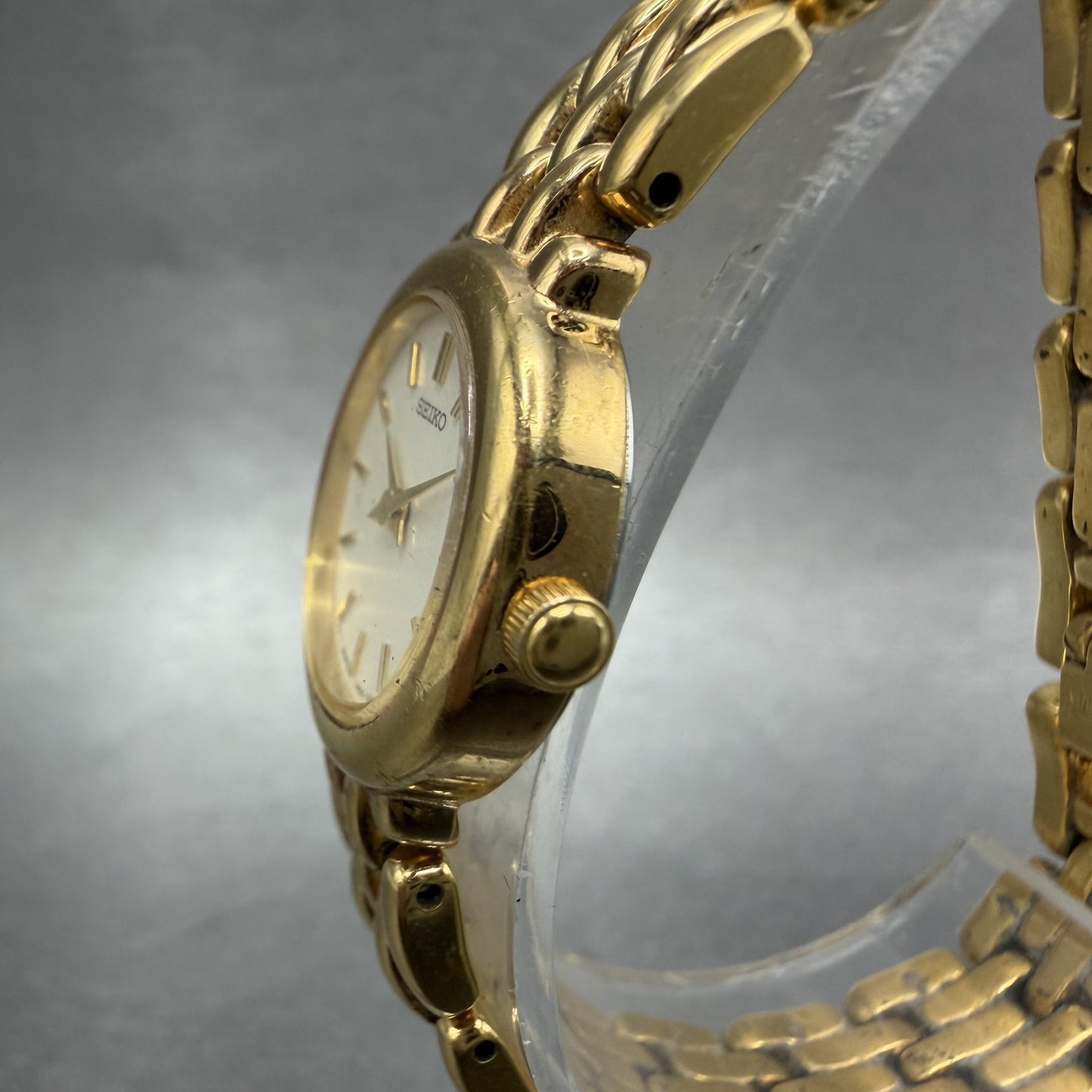 Seiko Watch Women 20mm White Dial Gold Tone Round V400-0990 New Battery ABC2
