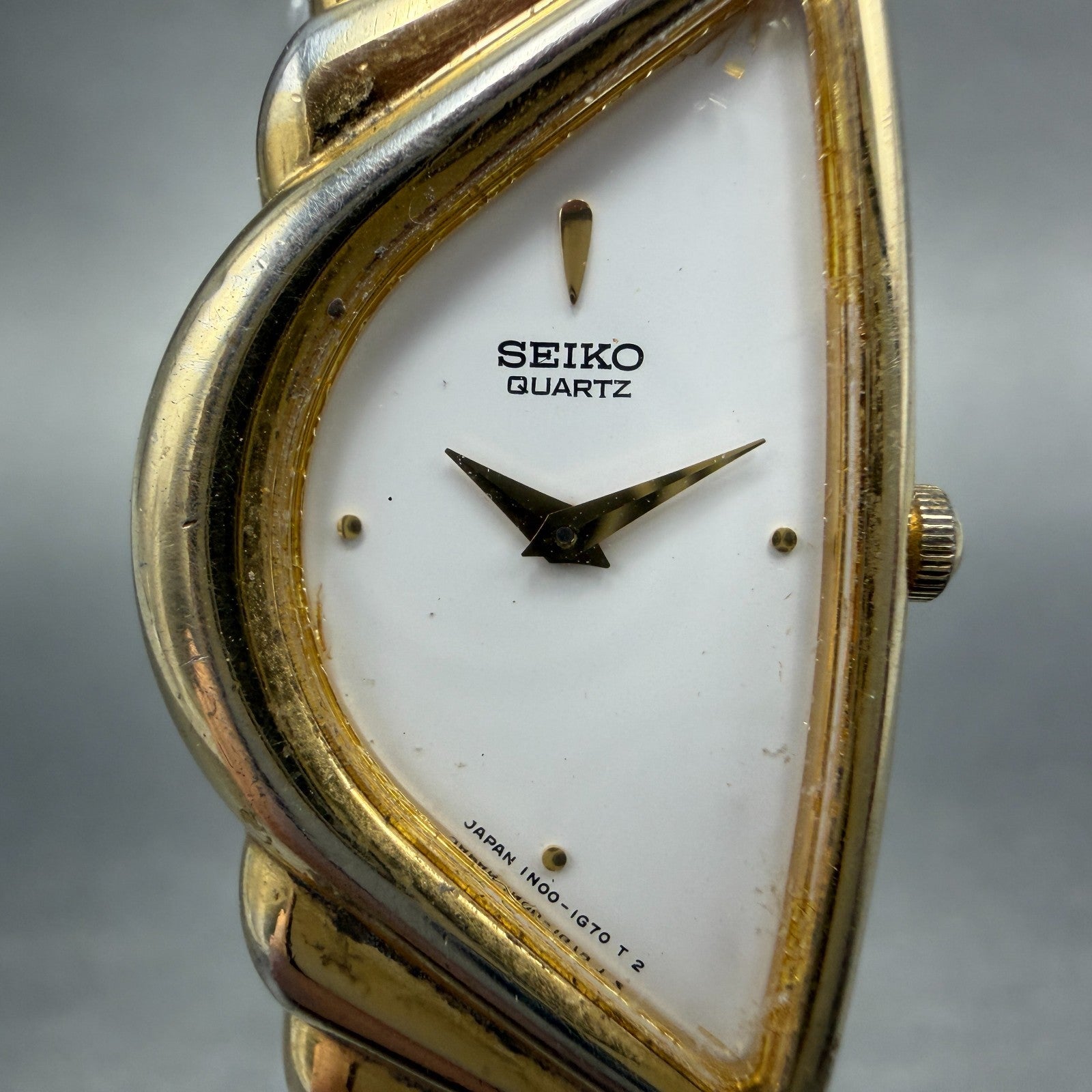 Seiko Half Moon Watch Women 19mm White Dial Gold Tone Asymmetrical New Battery1