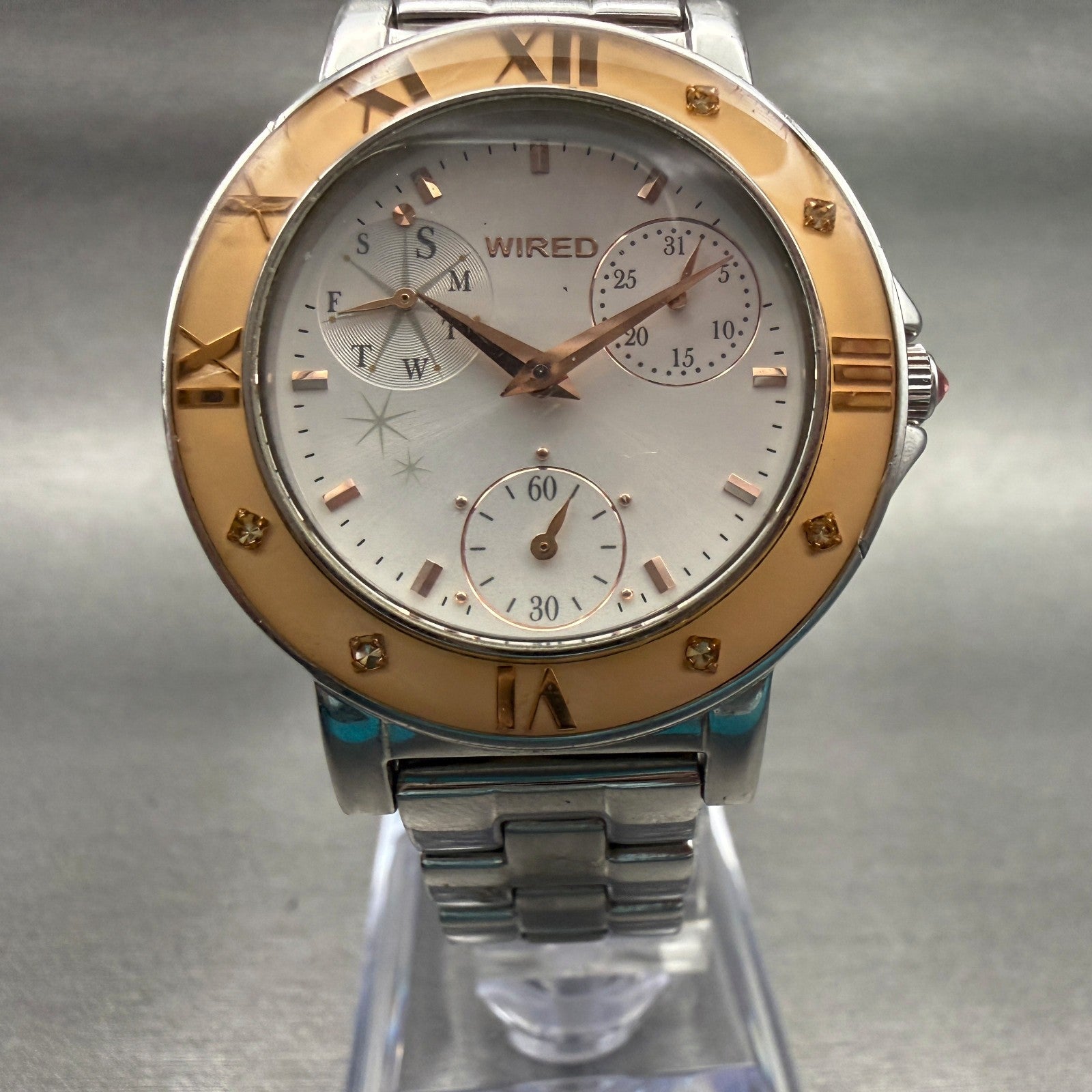 Seiko Wired Watch Women 33mm White Dial Two Tone Daydate Round VD76-KH80 New bat5