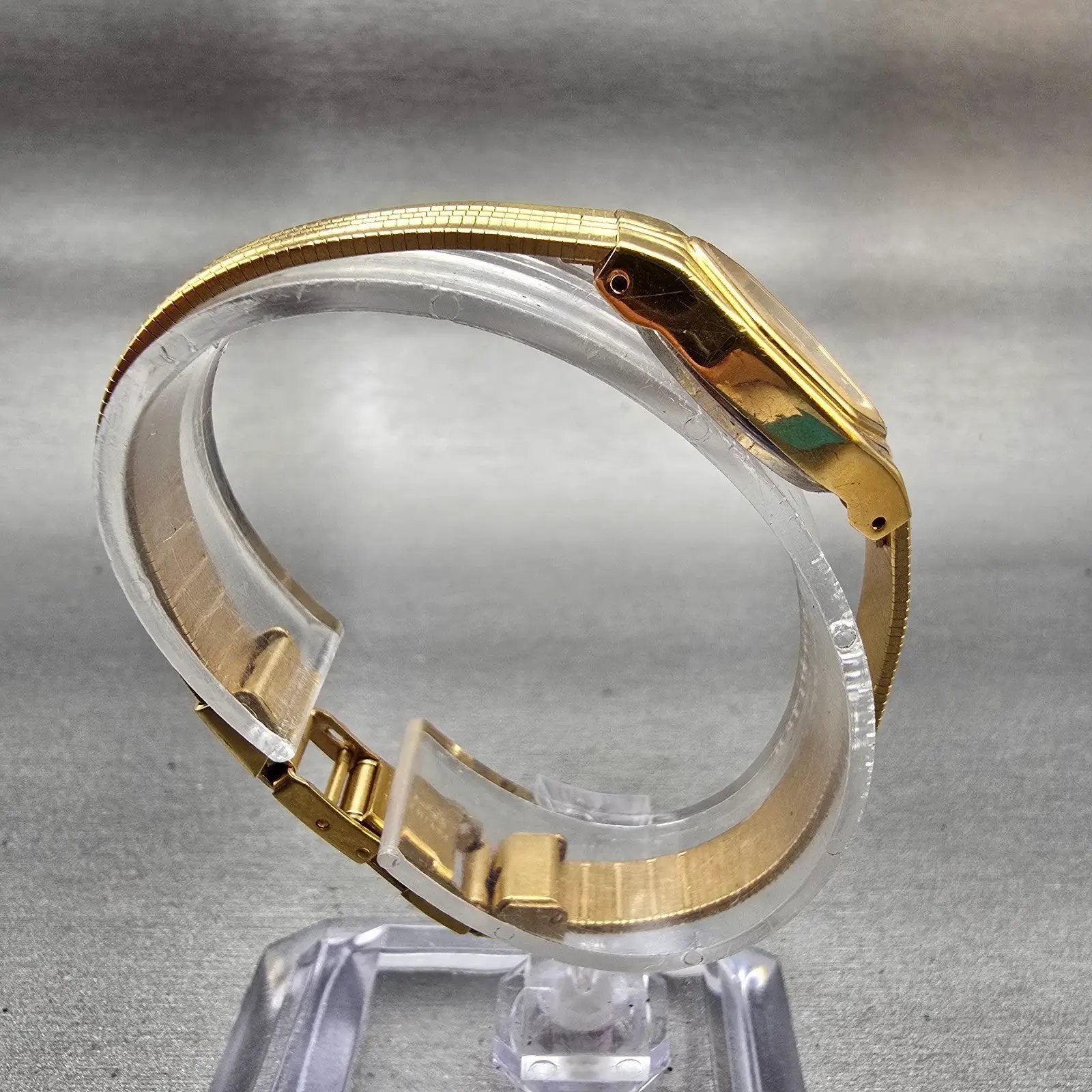 Seiko Pulsar Watch Women 16mm White Dial Gold Tone Oval V810-6370 New Battery8