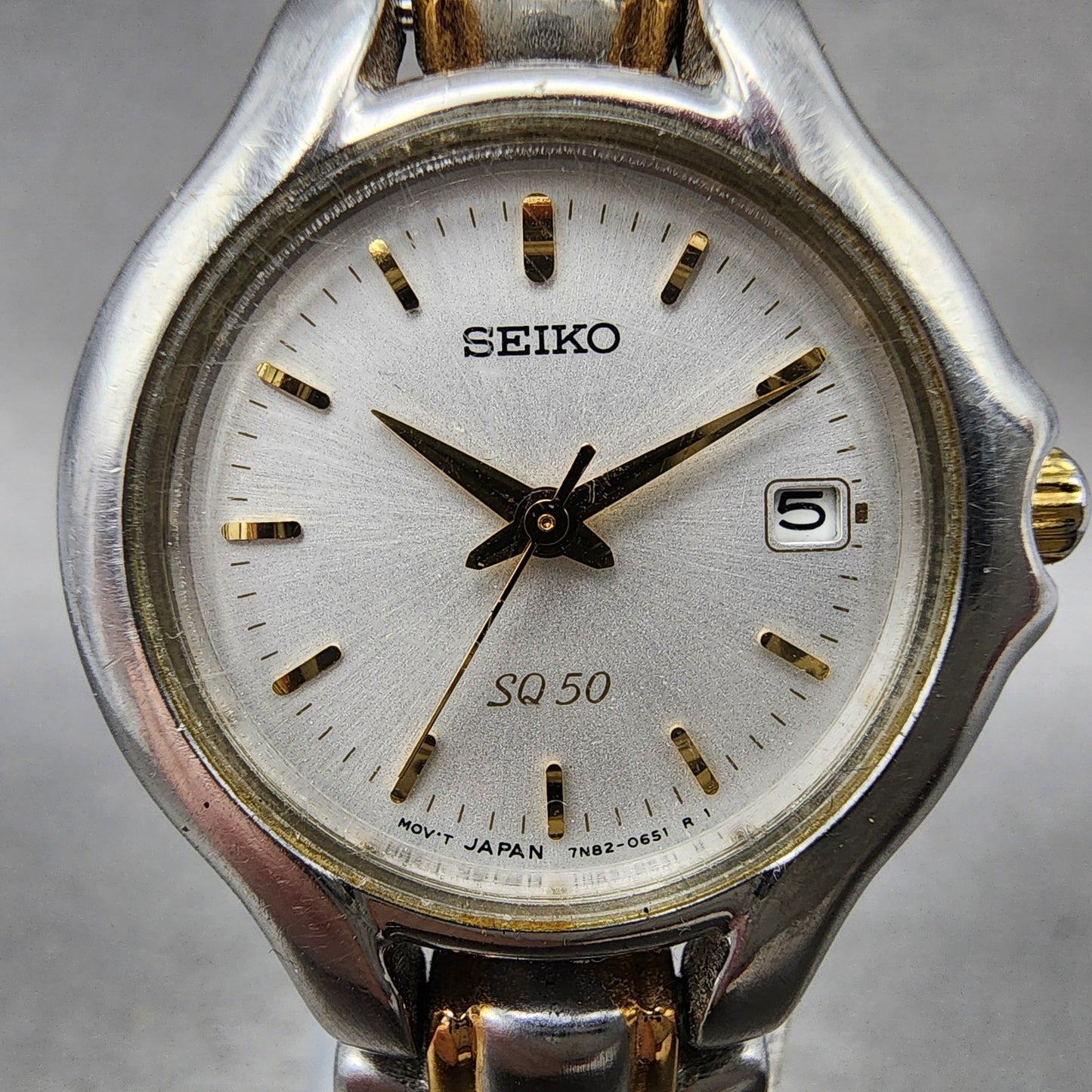 Seiko SQ 50 Watch Women 25mm White Dial Two Tone Date 7n820301 New Battery1
