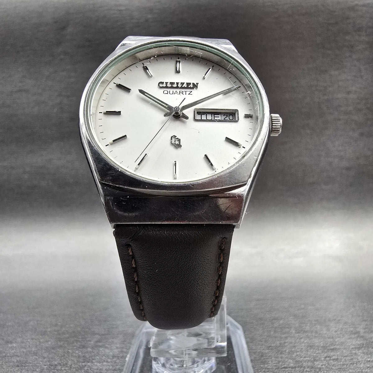 Citizen CQ Watch Men 34mm White Dial Silver Tone Daydate 3801-987918 New Battery5