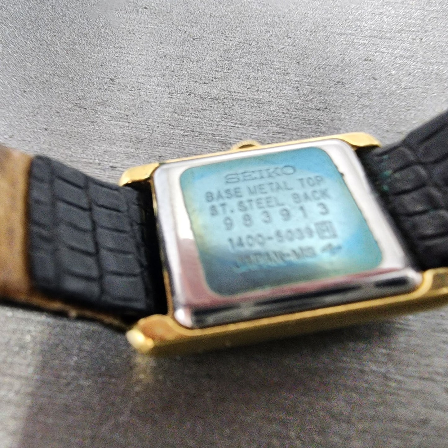 Seiko Tank Watch Women 18mm Gold Dial Gold Tone Rectangle 14005039 New Battery9
