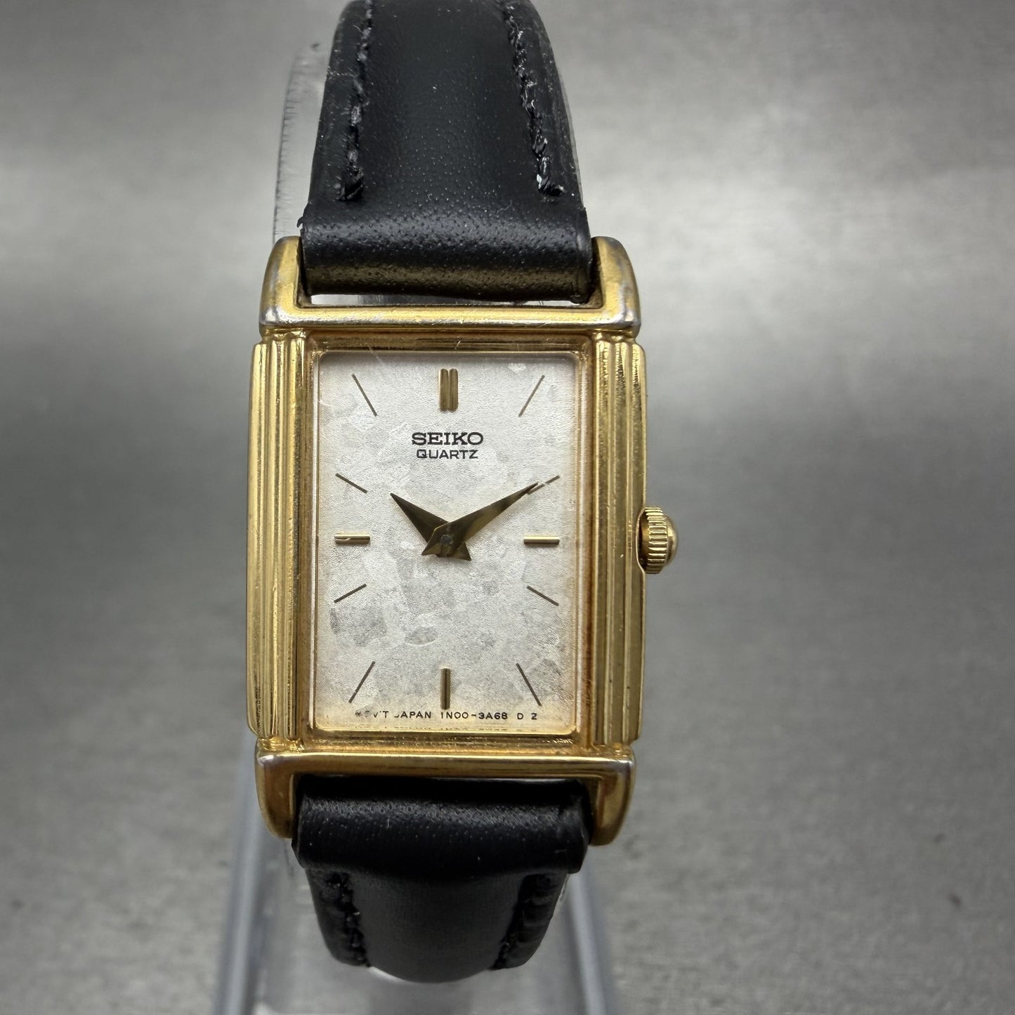 Seiko Tank Watch Women 17mm White Dial Gold Tone Rectangle 1N005k89 New Battery0