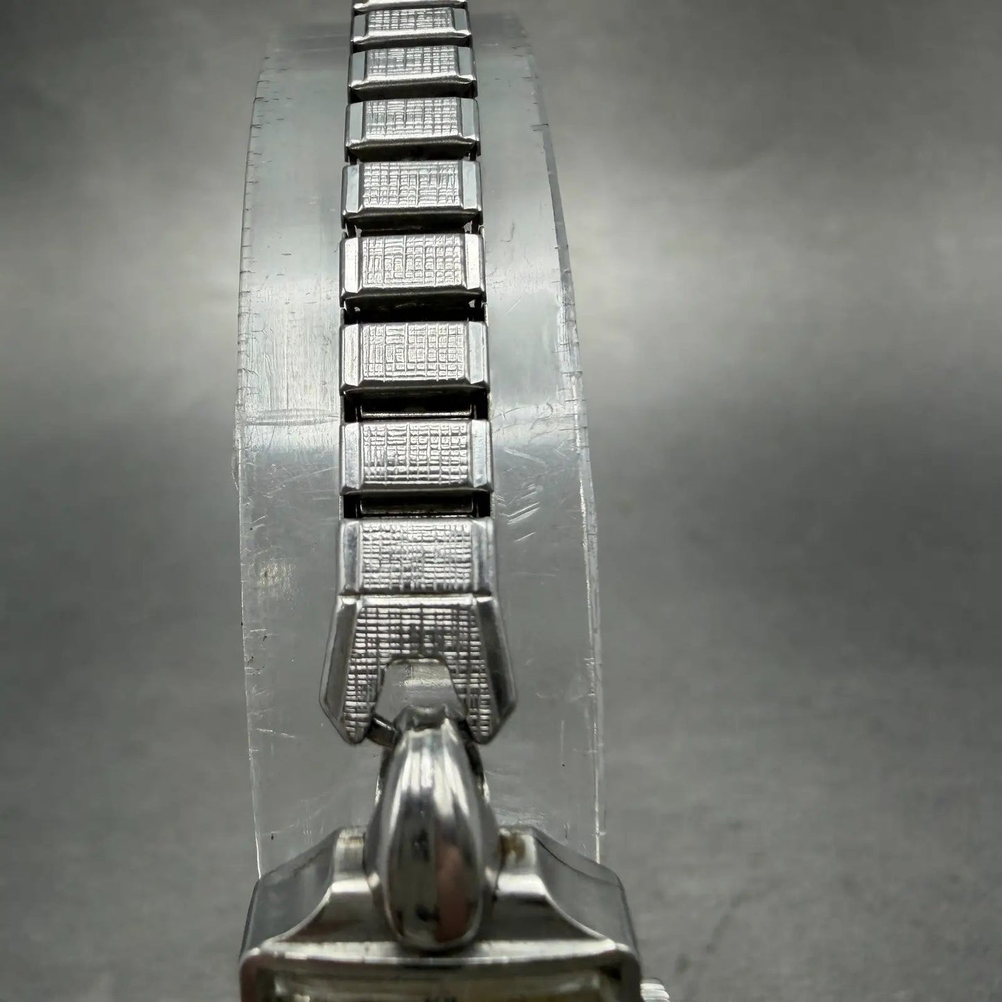 48043108