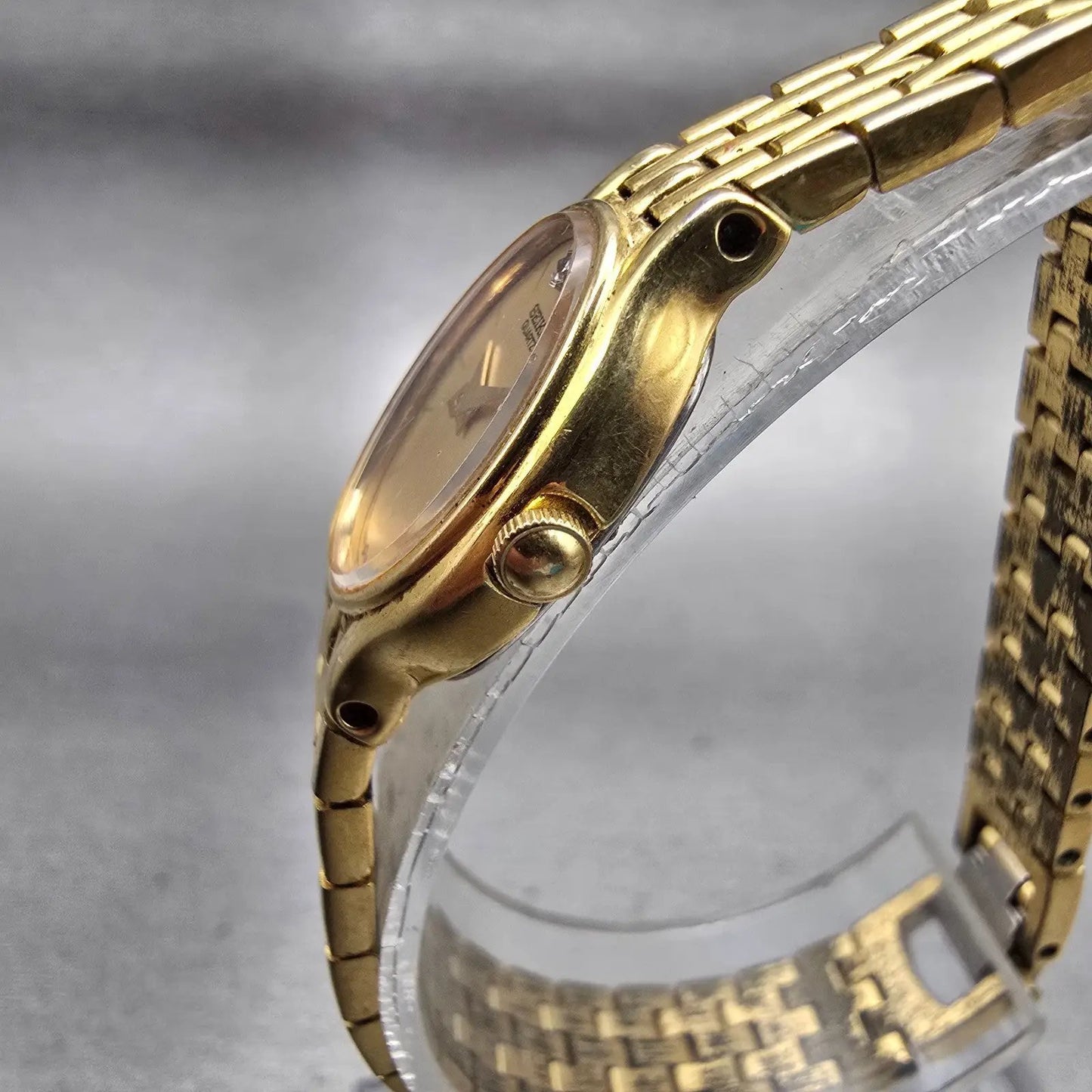 Seiko Watch Women 17mm Gold Dial Gold Tone Oval 1N00-5A39 New Battery Vintage2