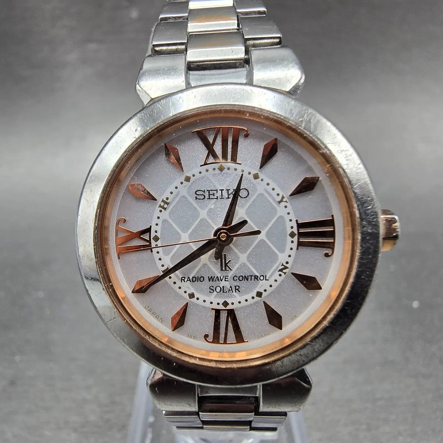 Seiko Lukia Solar Watch Women 28mm White Dial Two Tone Atomic Round READ!!!!!!!!0
