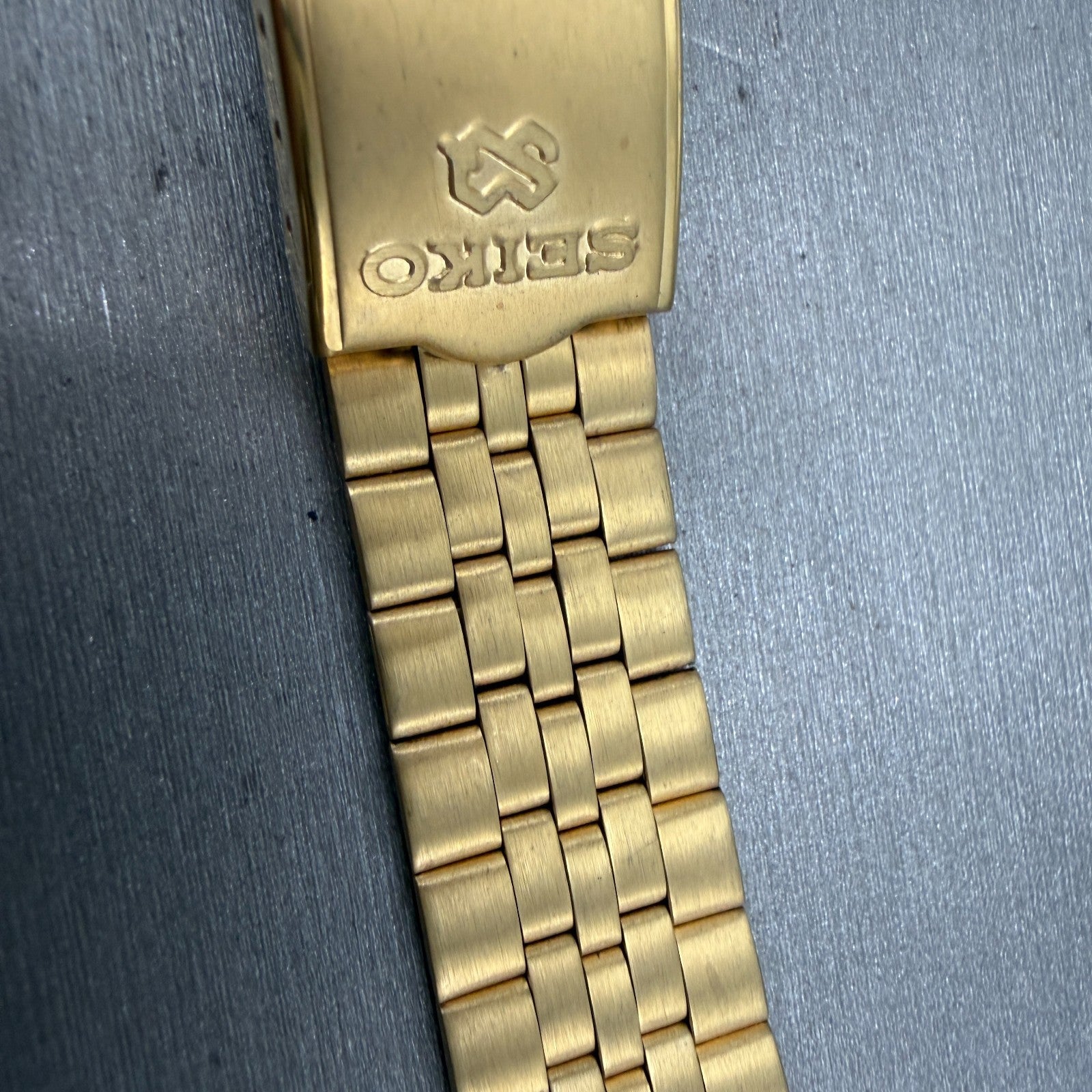 Seiko SQ Bracelet 20mm Stainless Steel Gold Tone Tri Folding Clasp VTG Japan GF33