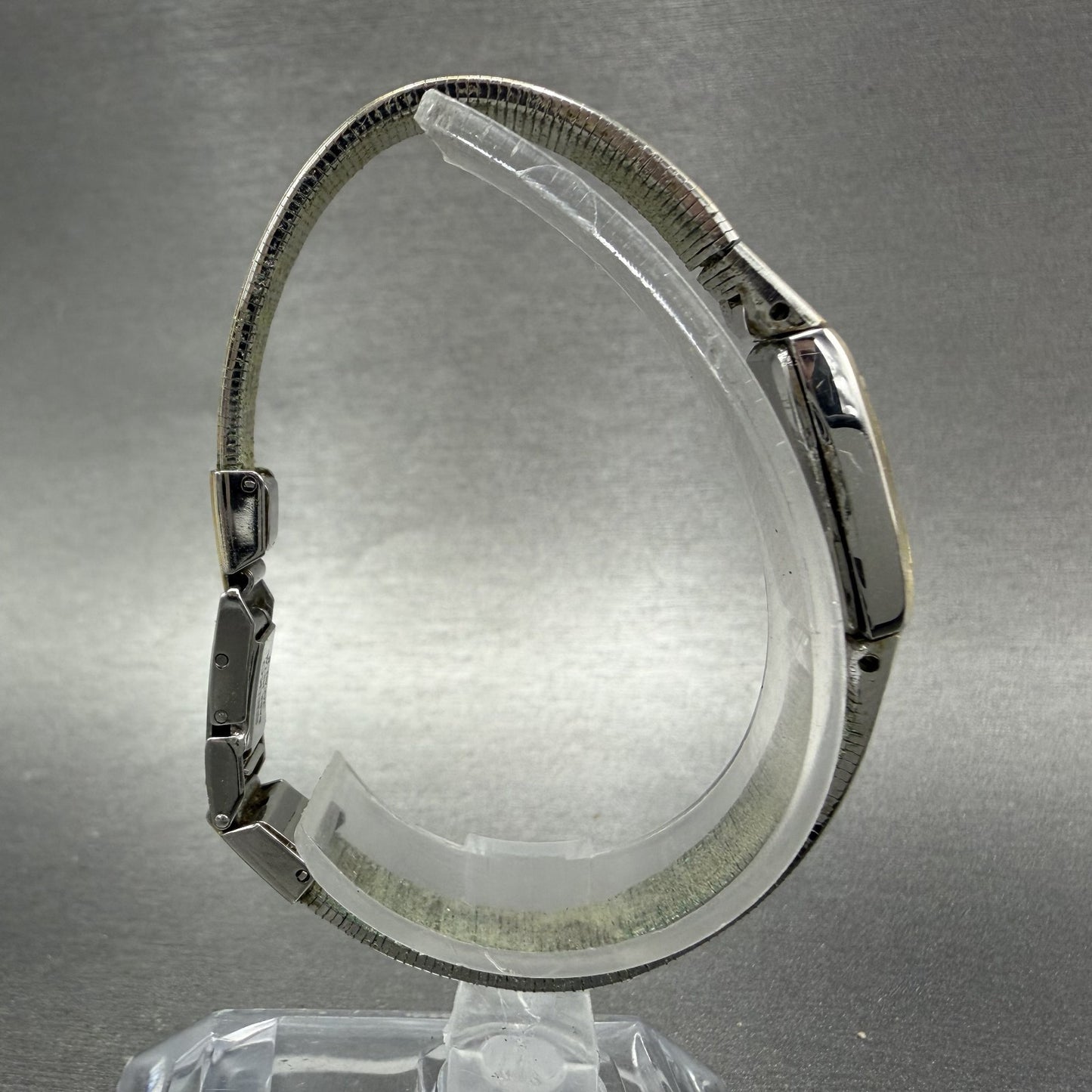 Seiko Tank Watch Women 13mm Silver Dial two Tone Rectangle 2e205139 New Battery8