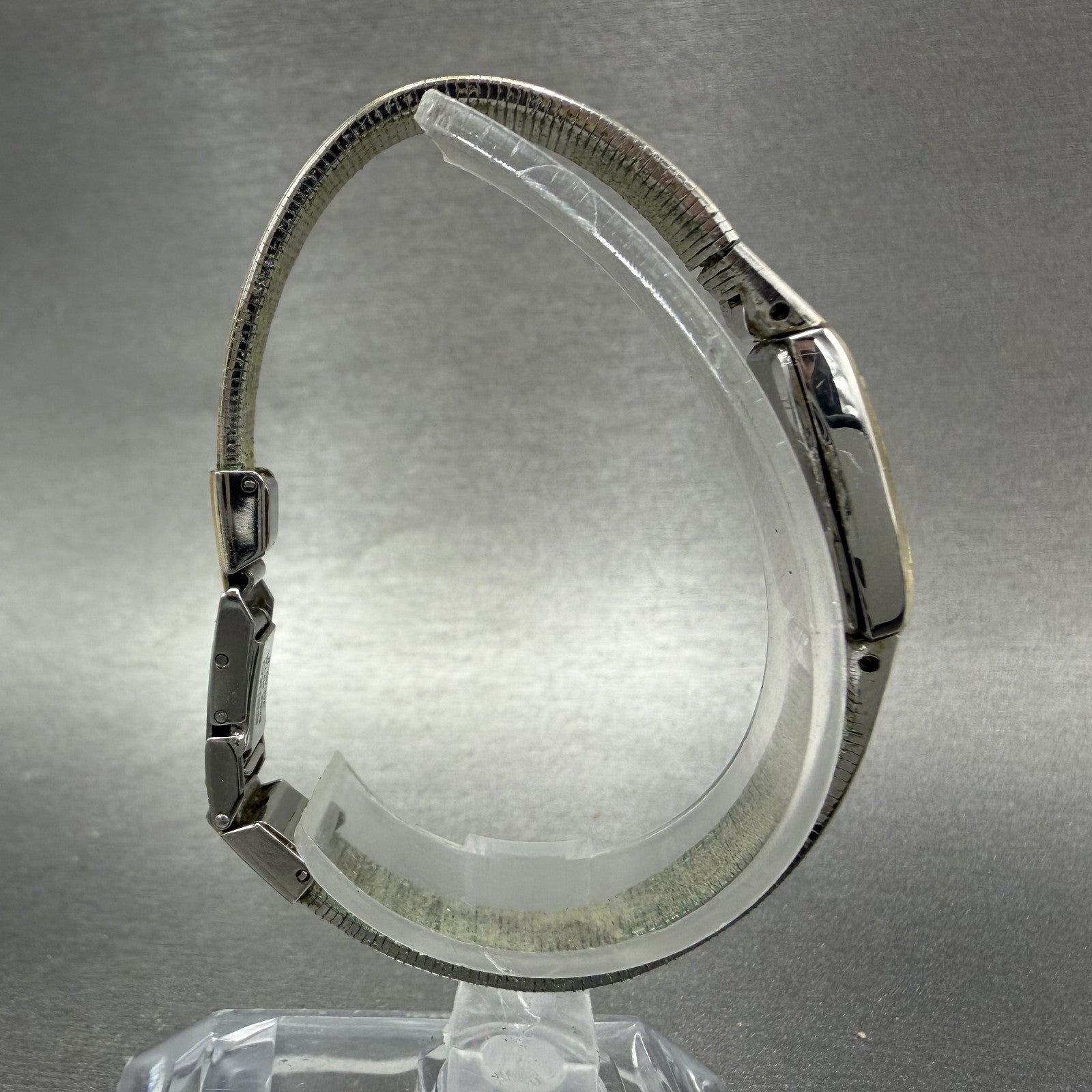Seiko Tank Watch Women 13mm Silver Dial two Tone Rectangle 2e205139 New Battery8