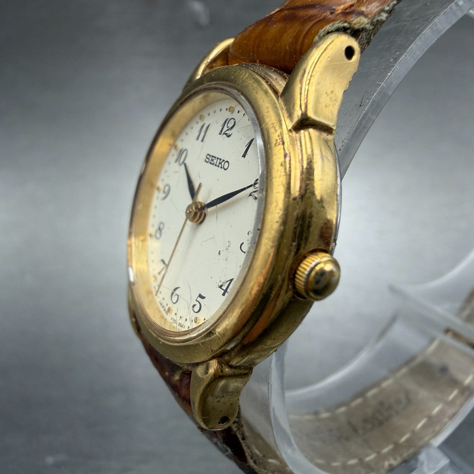 Seiko Watch Women 25mm Cream Dial Gold Tone Round V701-1930 New Battery2