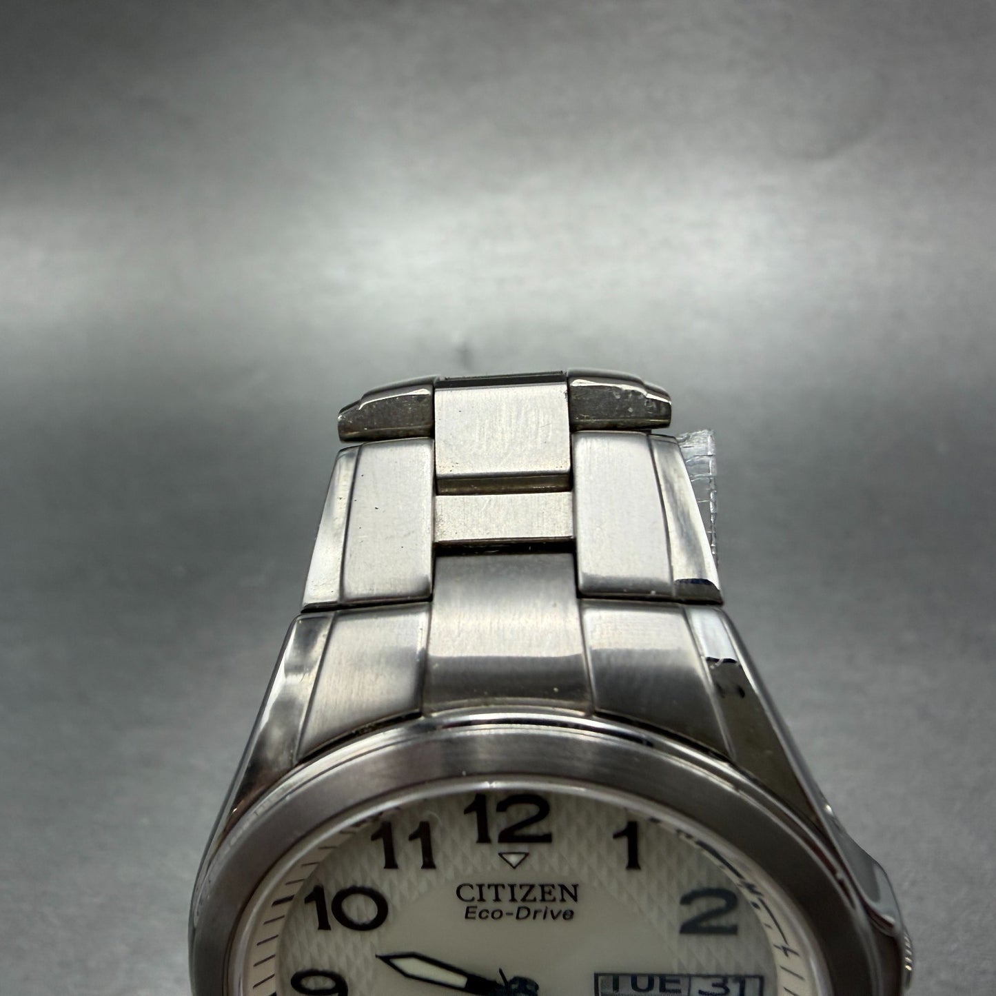 Citizen Eco-Drive Attesa Watch Men 37mm Cream Dial Titanium Atomic Daydate READ!5