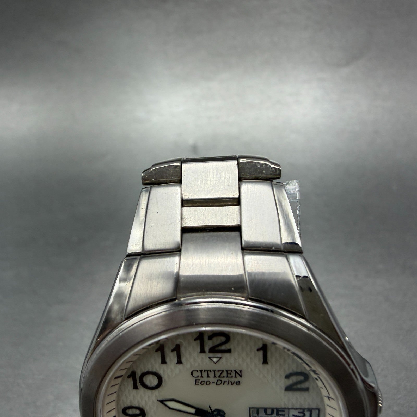 Citizen Eco-Drive Attesa Watch Men 37mm Cream Dial Titanium Atomic Daydate READ!5
