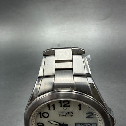Citizen Eco-Drive Attesa Watch Men 37mm Cream Dial Titanium Atomic Daydate READ!5