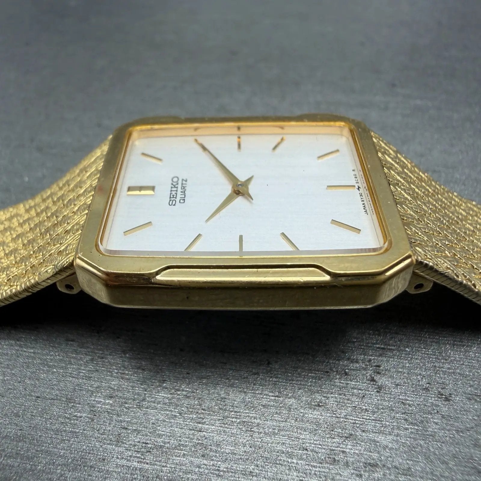 Seiko Tank Watch Men 25mm Silver Dial Gold Tone Rectangle READ! 5Y30-5B49 NewBat5