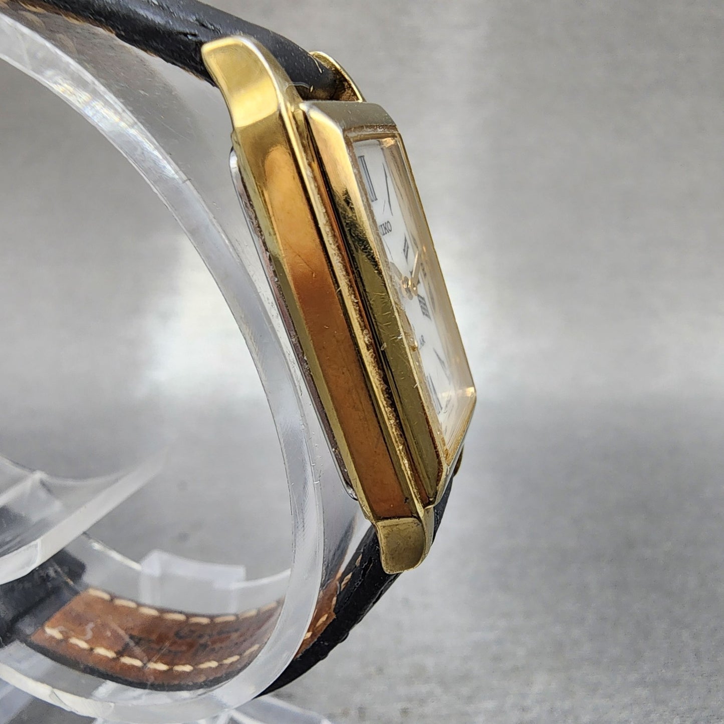 Seiko Solar Tank Watch Women 15mm White Dial Gold Tone Rectangle V1160AA0 Works3
