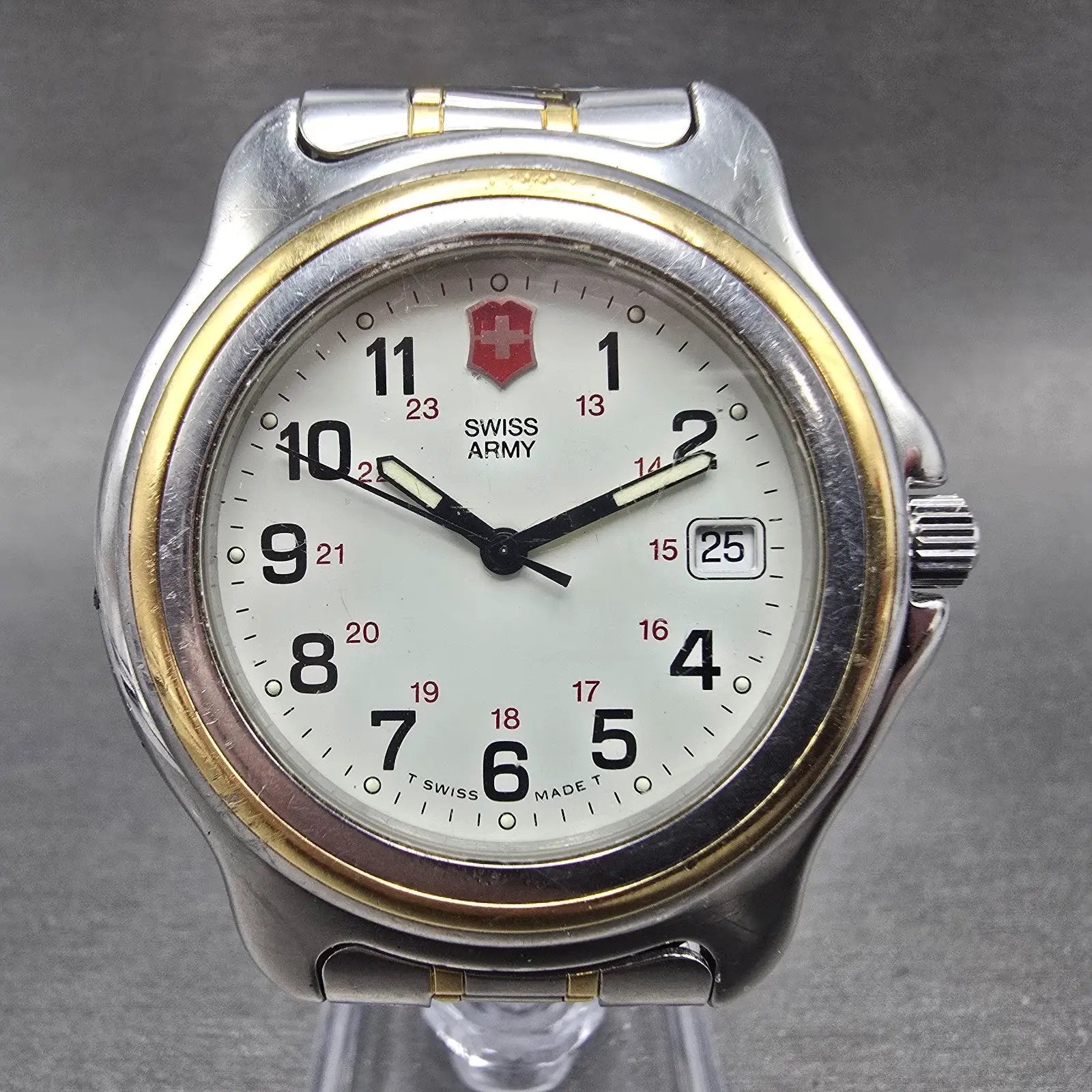 Victorinox Swiss Army Officers Watch Men 39mm White Dial Two Tone Date PARTS HJH0