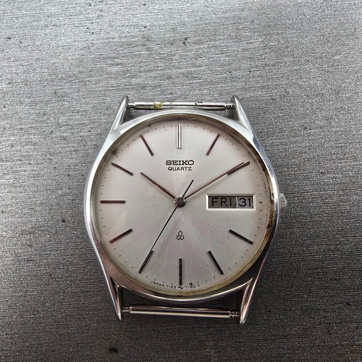Seiko Watch Men 32mm Silver Dial Silver Tone Daydate Round 7123-7090 PARTS VTG0