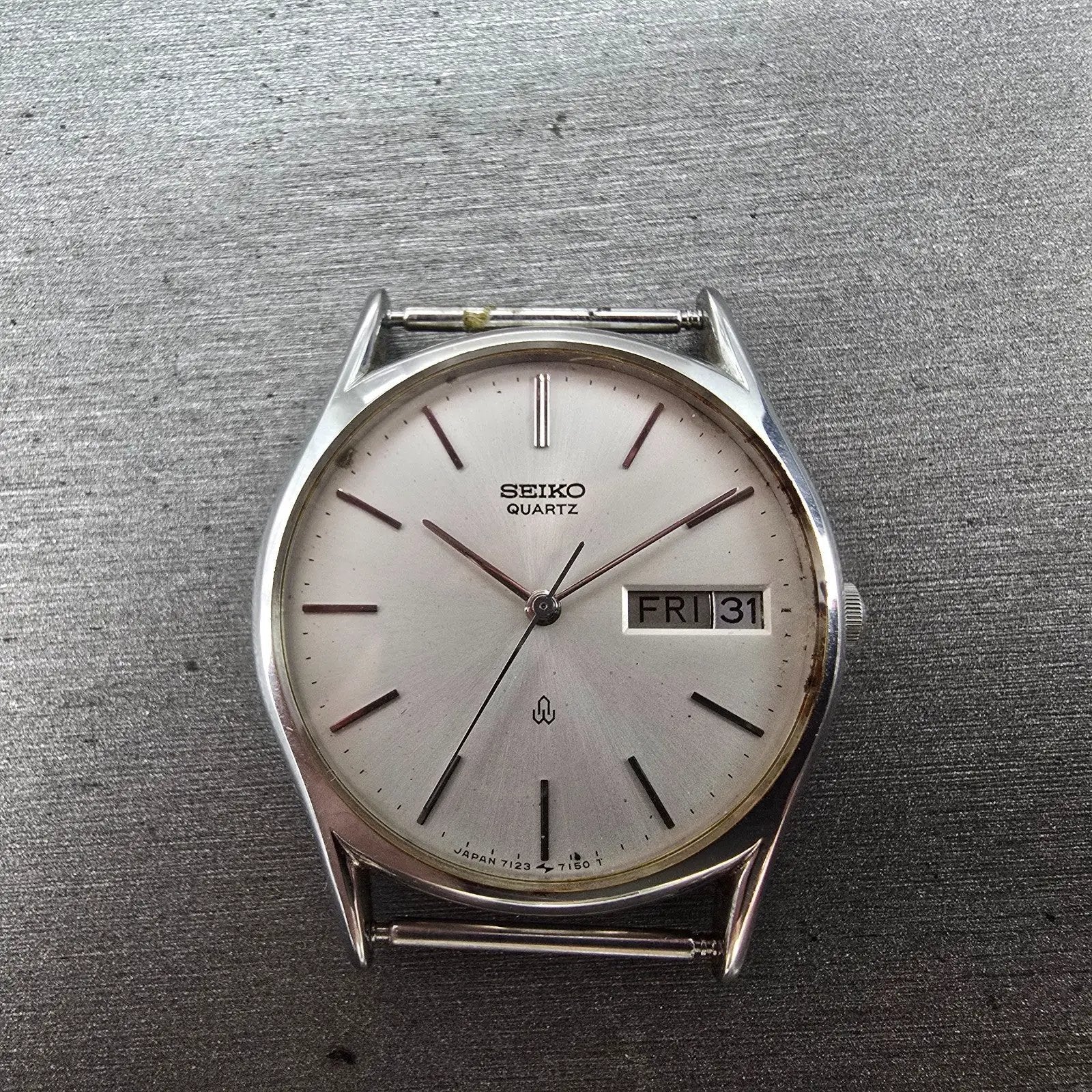 Seiko Watch Men 32mm Silver Dial Silver Tone Daydate Round 7123-7090 PARTS VTG0