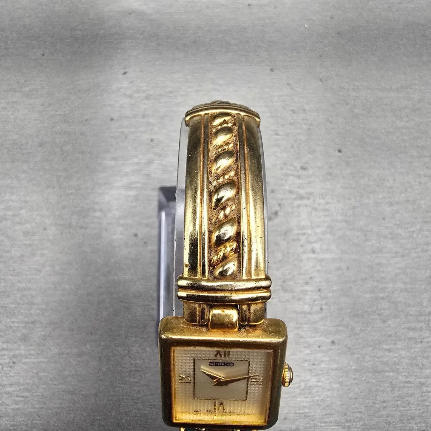 Seiko Watch Women 19mm Champagne Dial Gold Tone Square V400-6280 New Battery VTG4