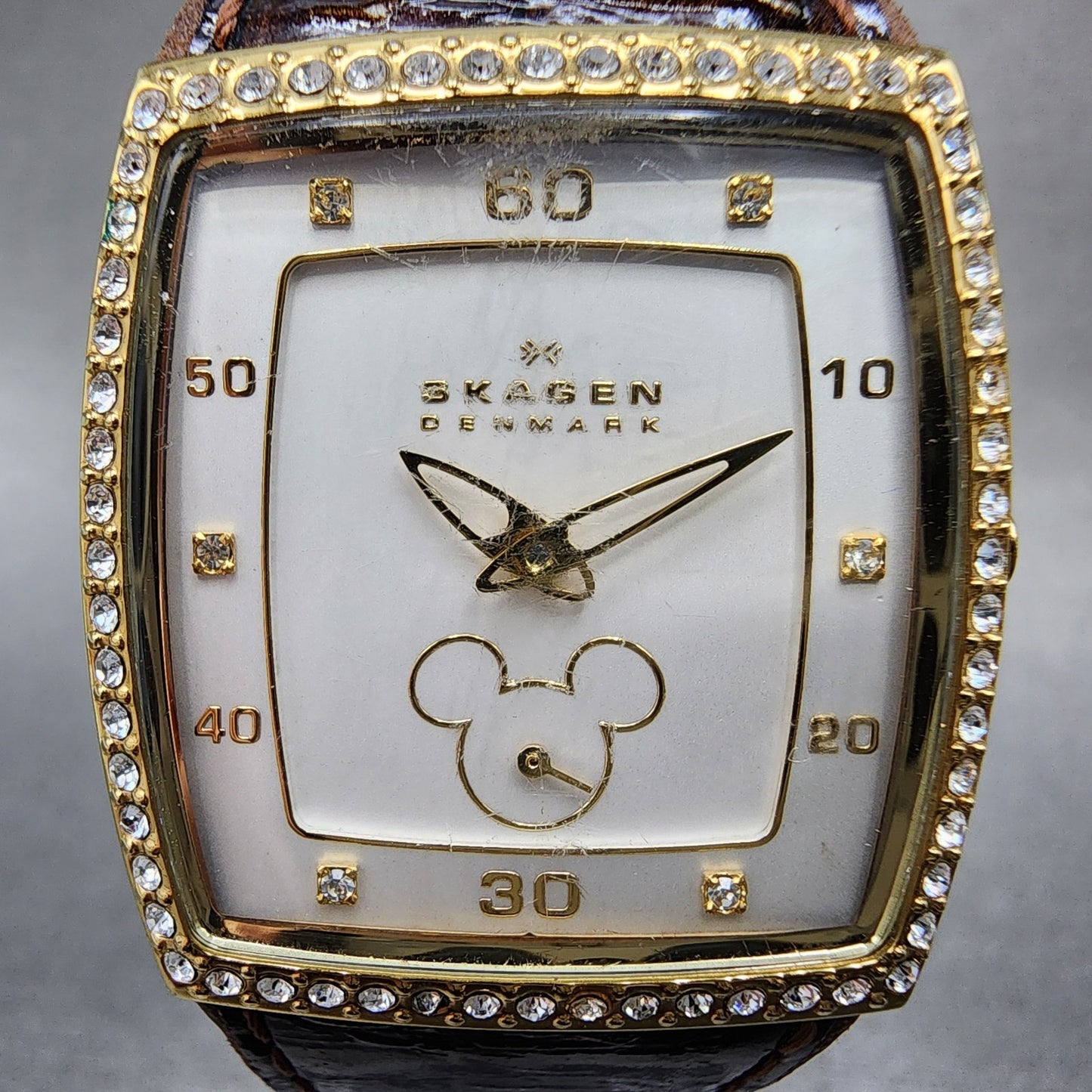 Skagen Mickey Mouse Watch Women 27mm White Dial Gold Tone D384SGLD8A New Battery1
