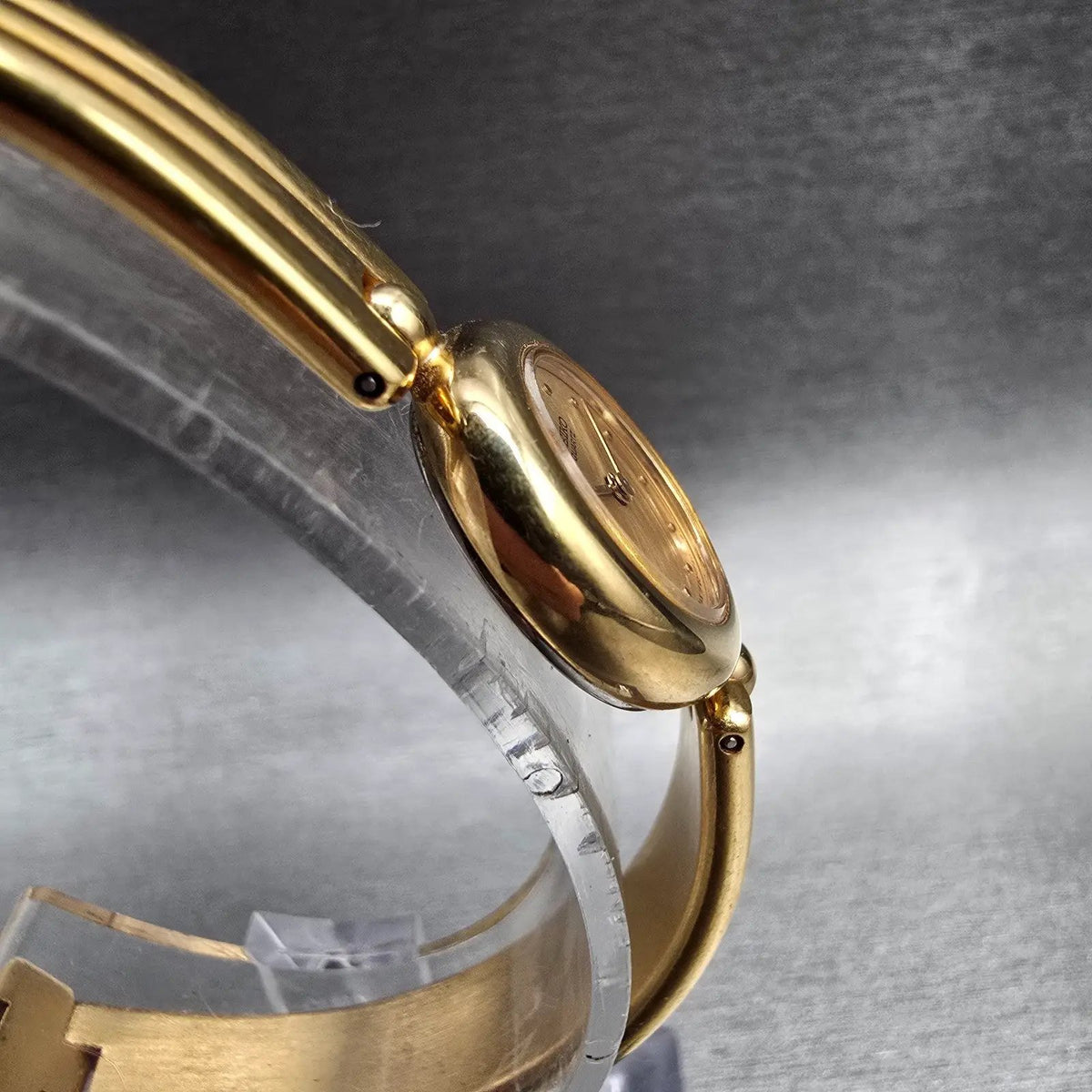 Seiko Watch Women 18mm Gold Dial Gold Tone Round 1F20-0E89 New Battery Bangle3