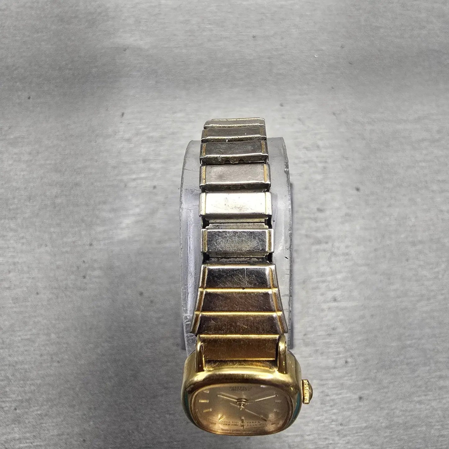 Seiko Watch Women 17mm Champagne Dial Gold Tone Oval 4N01-5019 New Battery VTG4