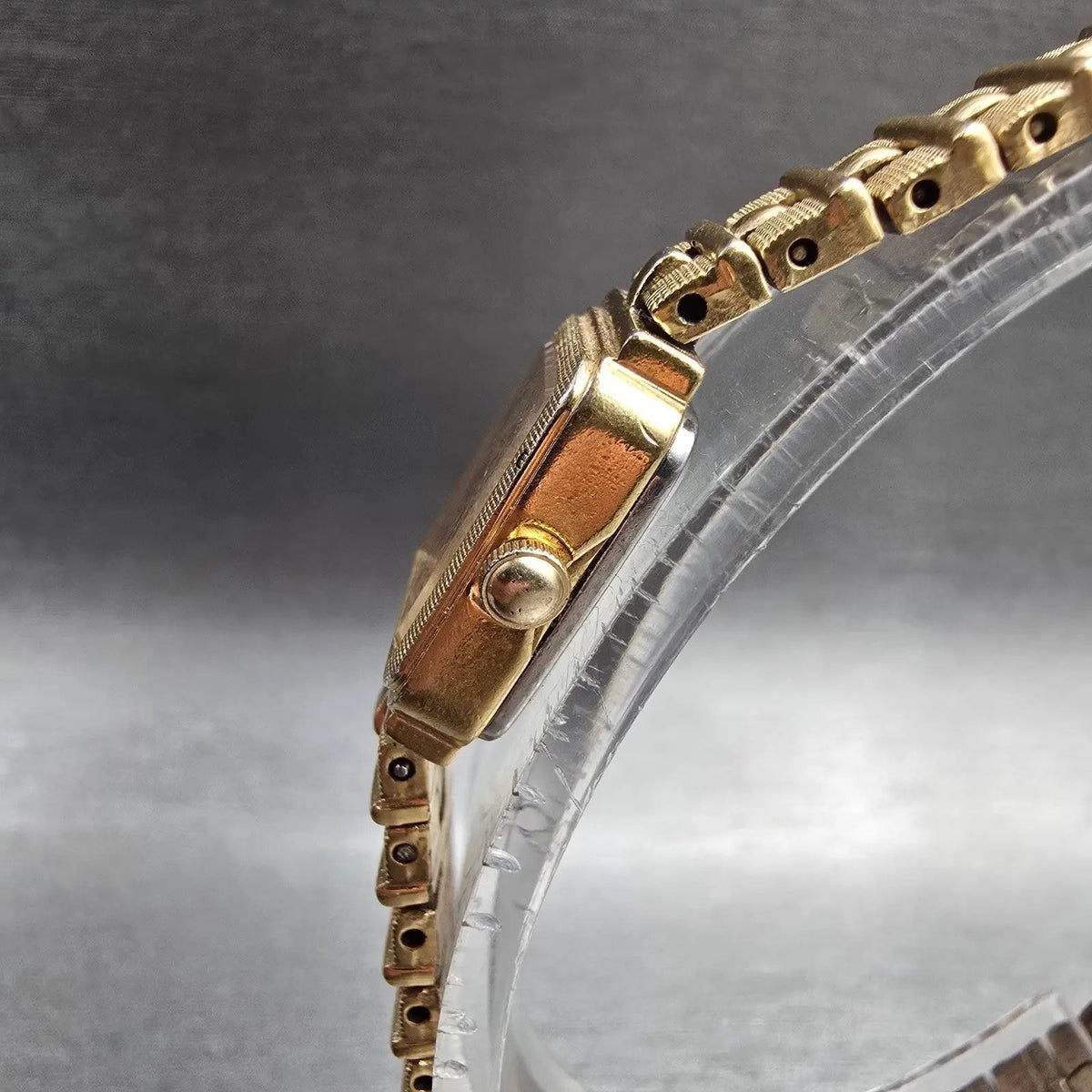 Seiko Tank Watch Women 13mm Gold Dial Gold Tone Rectangle 1E20-5689 New Battery2