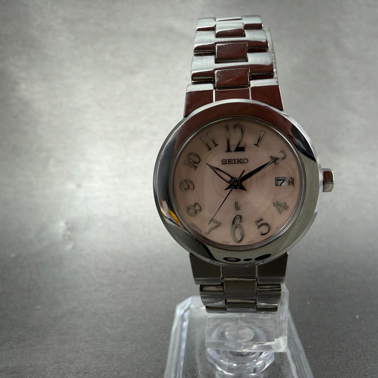 Seiko Lukia Watch Women 26mm Pink Dial Silver Tone Date 7N82-0CN0 New Battery5