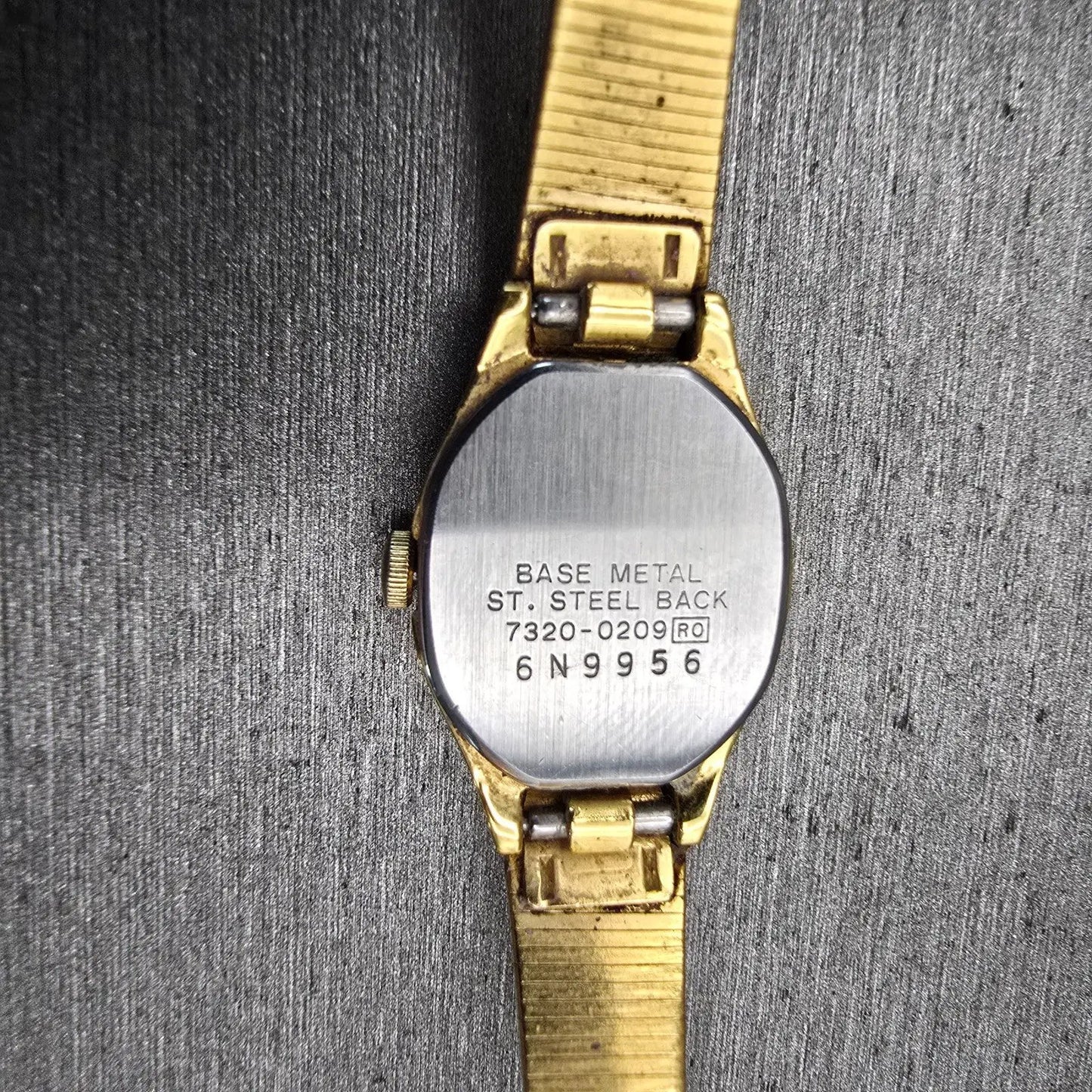 Seiko Watch Women 17mm Gold Dial Gold Tone Oval 7320-0209 New Battery Vintage G10