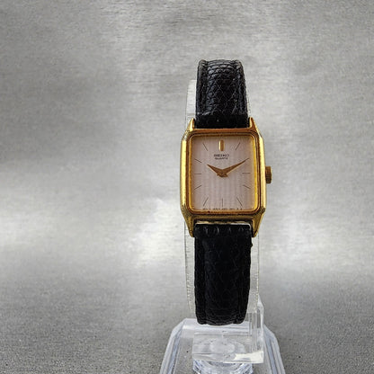 Seiko Tank Watch Women 17mm Silver Dial Gold Tone Rectangle 4N005121 New Batt5