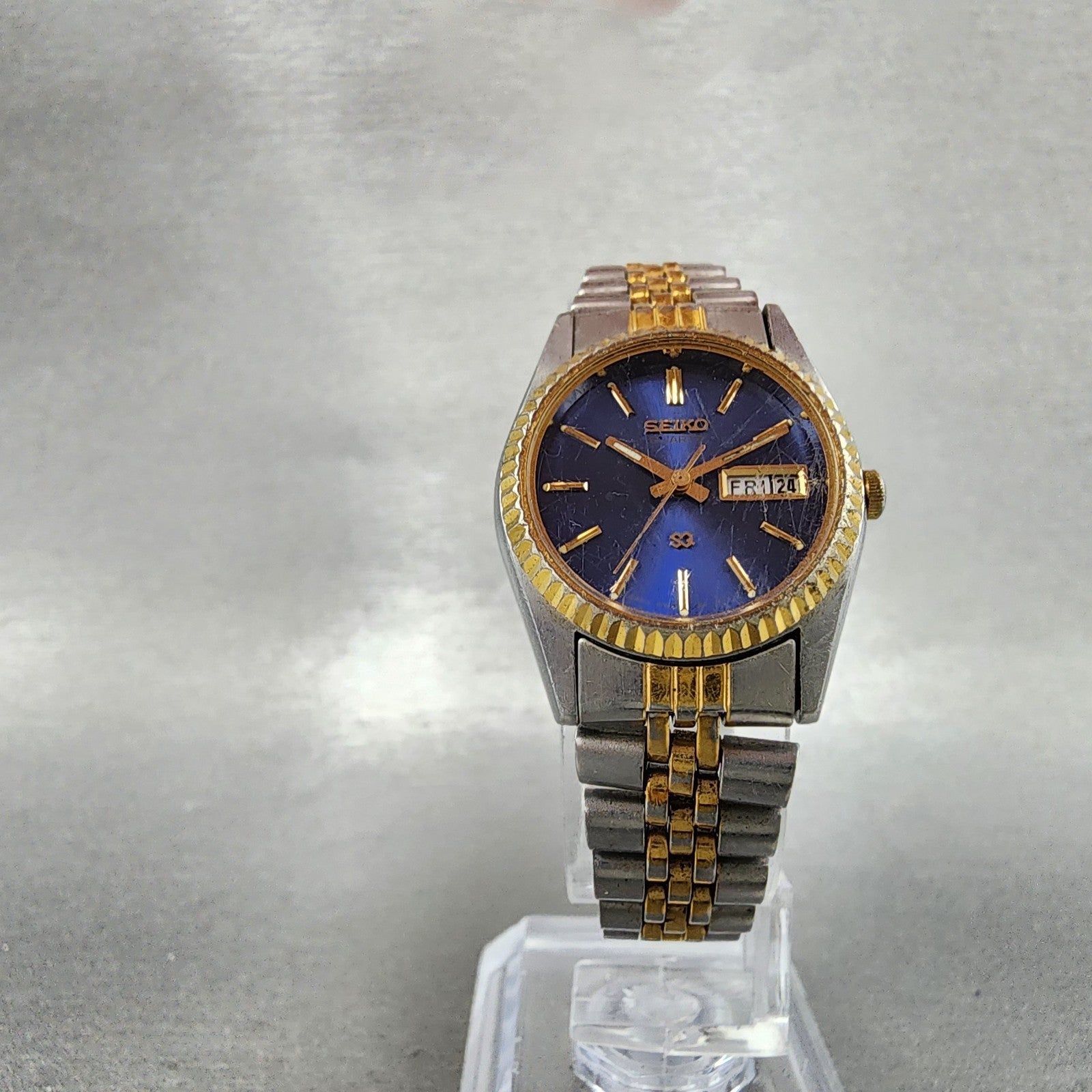Seiko SQ Watch Women 24mm Blue Dial Two Tone Daydate Round New Battery KJ785