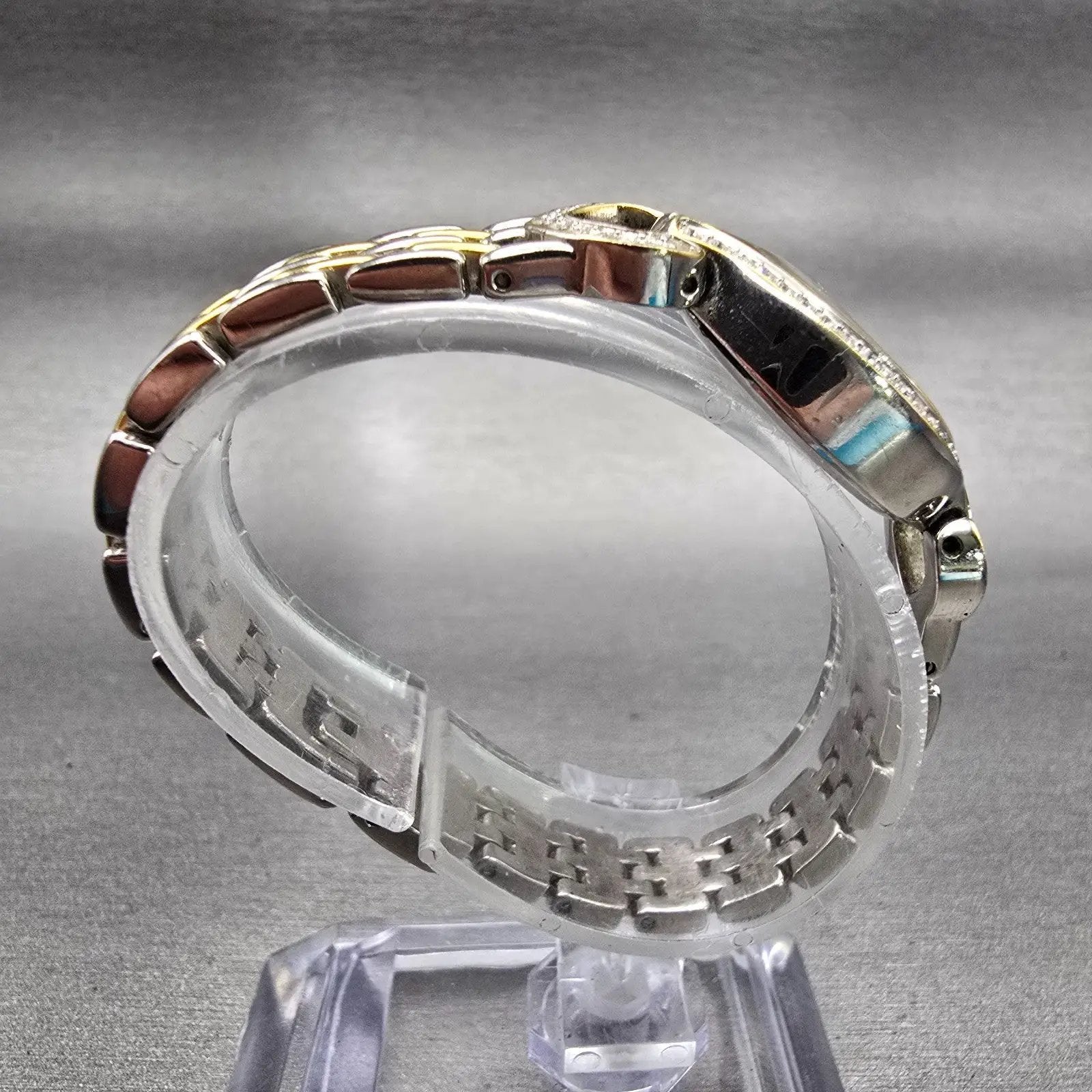 Bulova Caravelle Watch Women 18mm White Dial Silver Tone Gemmed 45L96 New Batt8